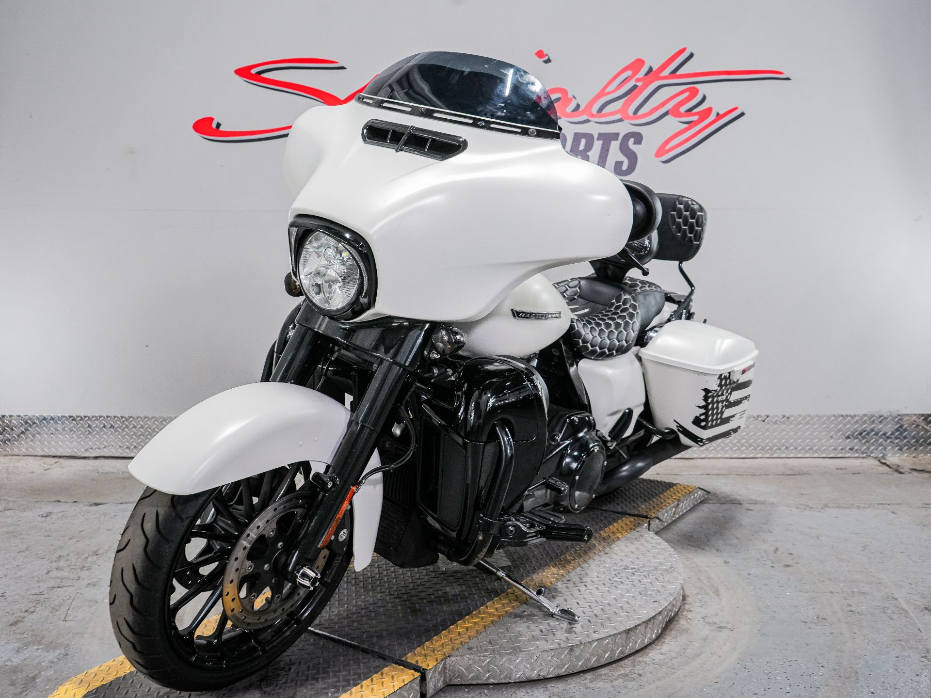 2018 Harley-Davidson 115th Anniversary Street Glide® Special in Sacramento, California - Photo 9
