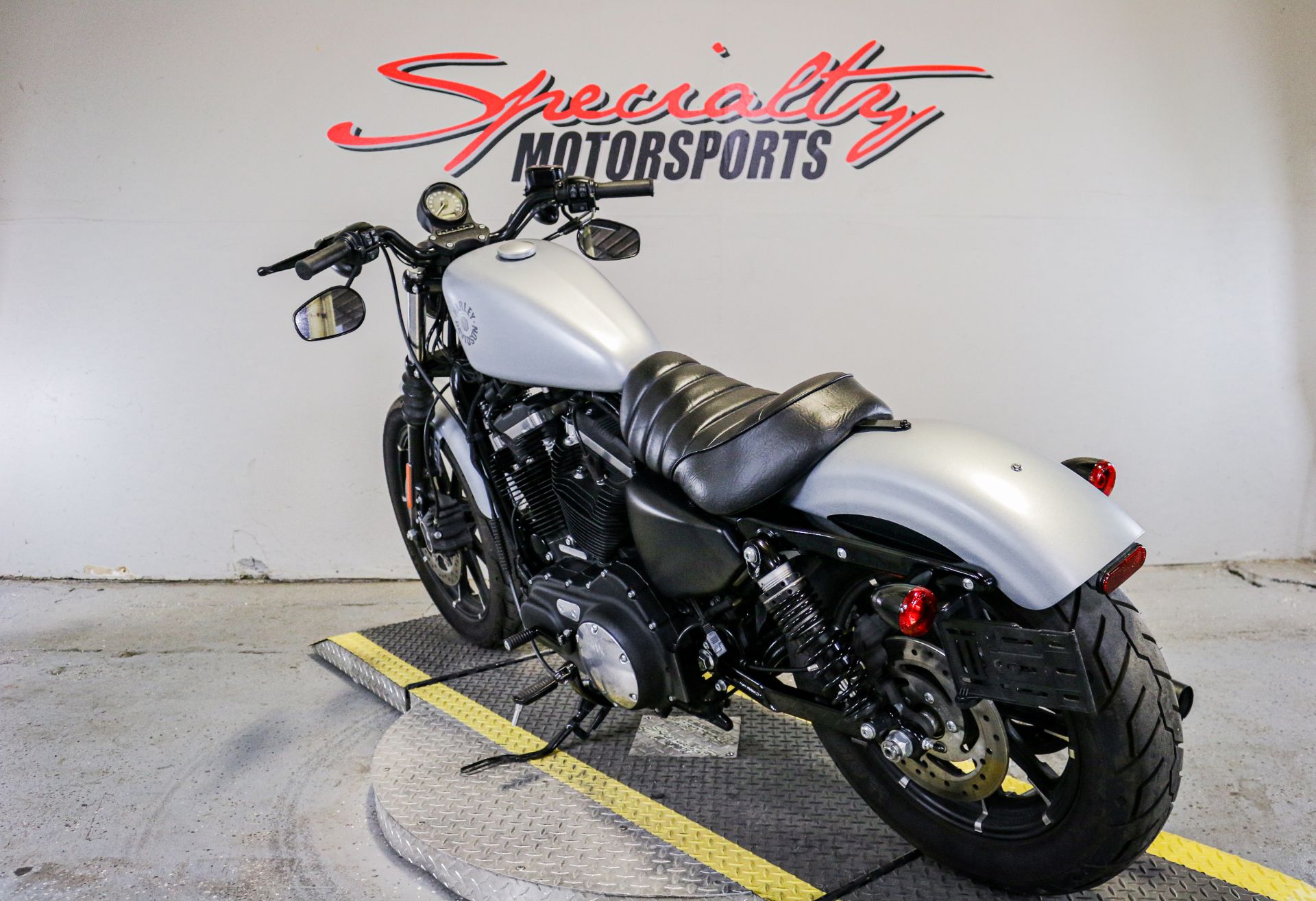 2020 Harley-Davidson Iron 883™ in Sacramento, California - Photo 3