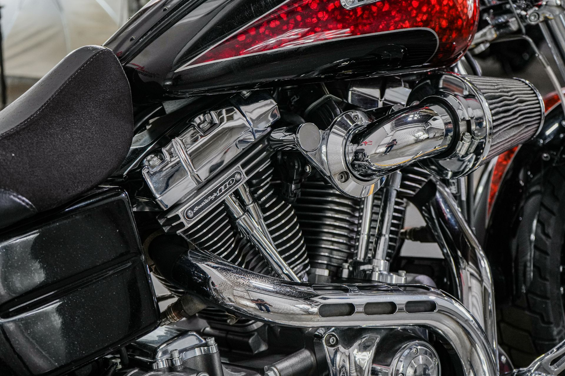2009 Harley-Davidson CVO™ Dyna® Fat Bob® in Sacramento, California - Photo 9