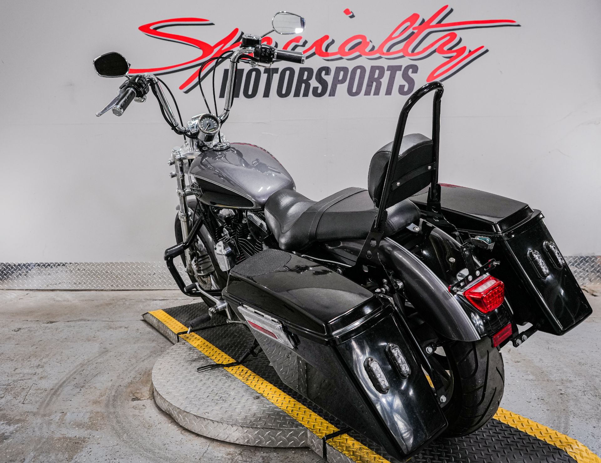 2014 Harley-Davidson 1200 Custom in Sacramento, California - Photo 3
