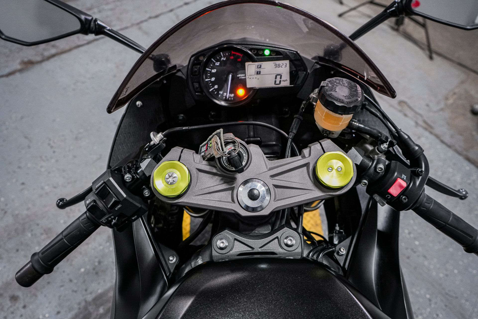 2015 Kawasaki Ninja® ZX™-6R ABS in Sacramento, California - Photo 9