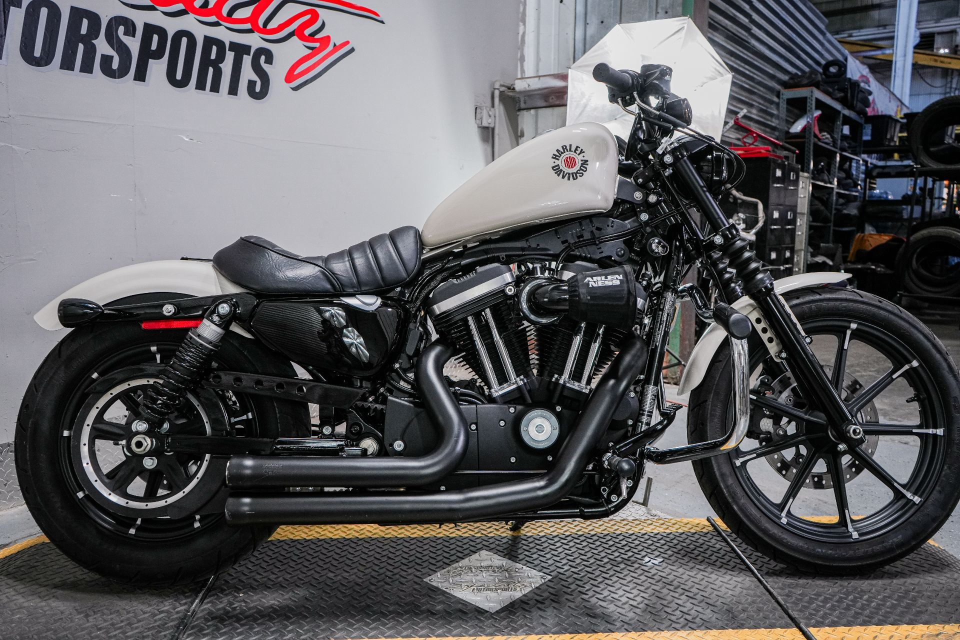 2022 Harley-Davidson Iron 883™ in Sacramento, California - Photo 9