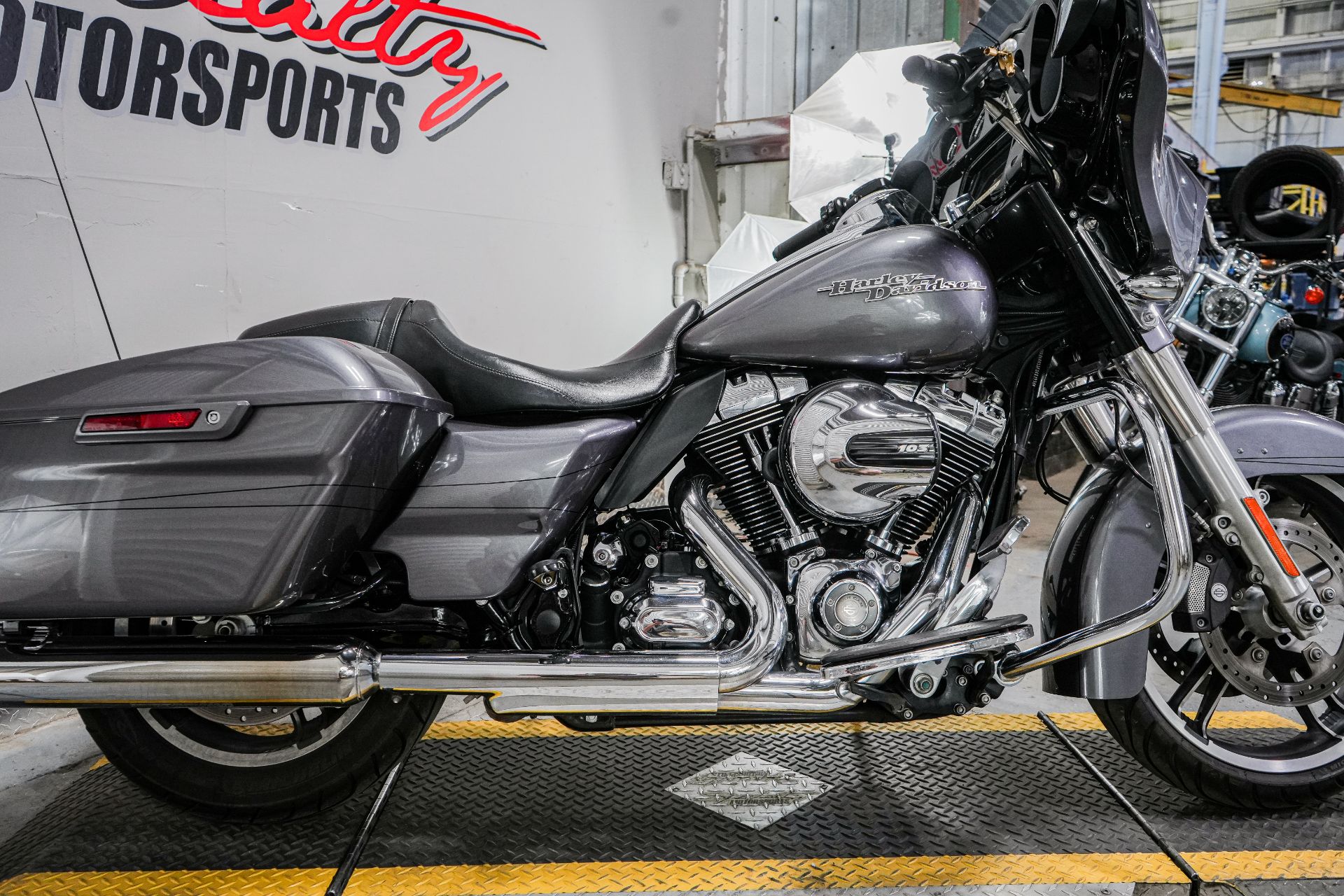 2015 Harley-Davidson Street Glide® Special in Sacramento, California - Photo 9