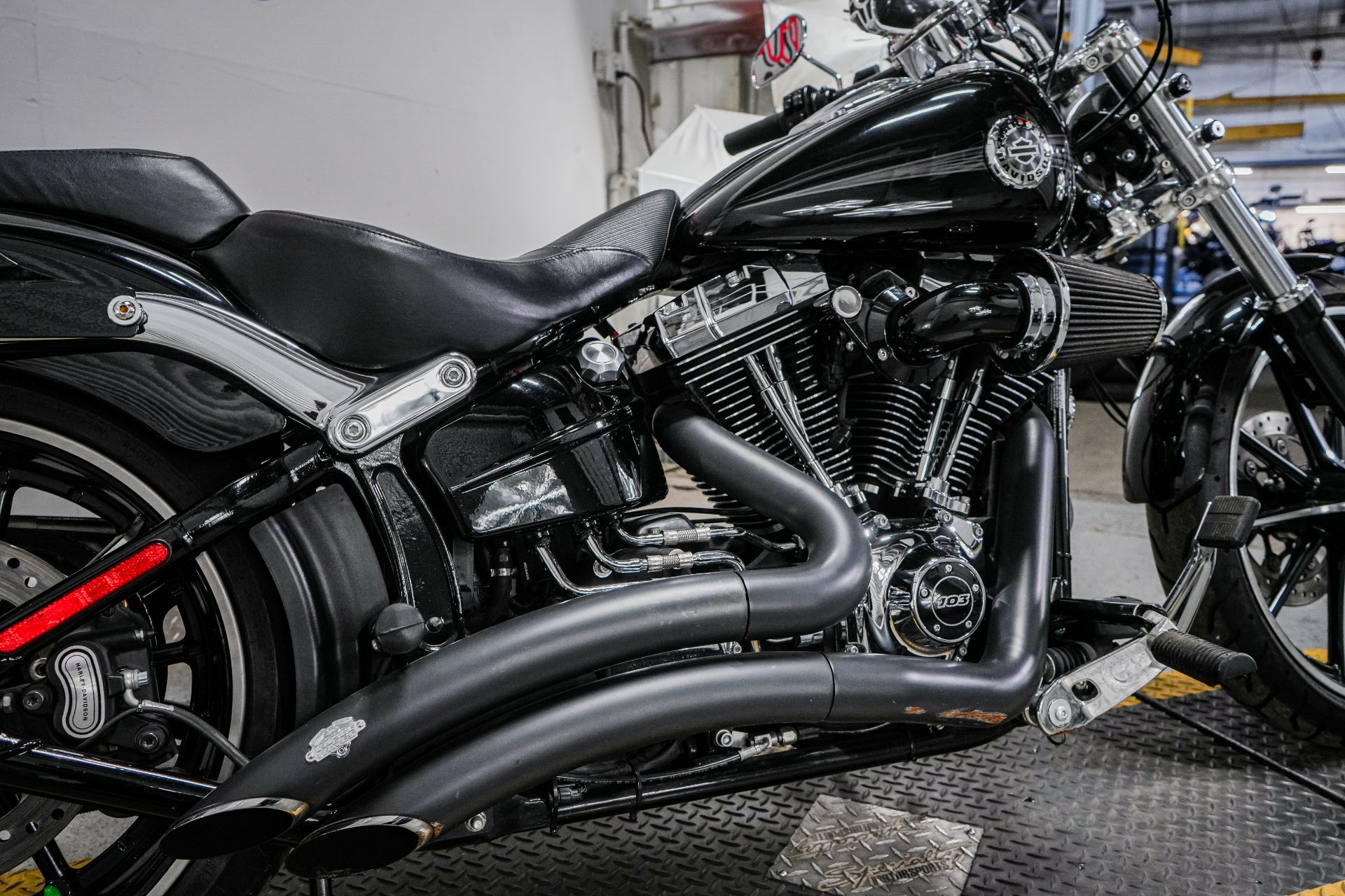 2015 Harley-Davidson Breakout® in Sacramento, California - Photo 9