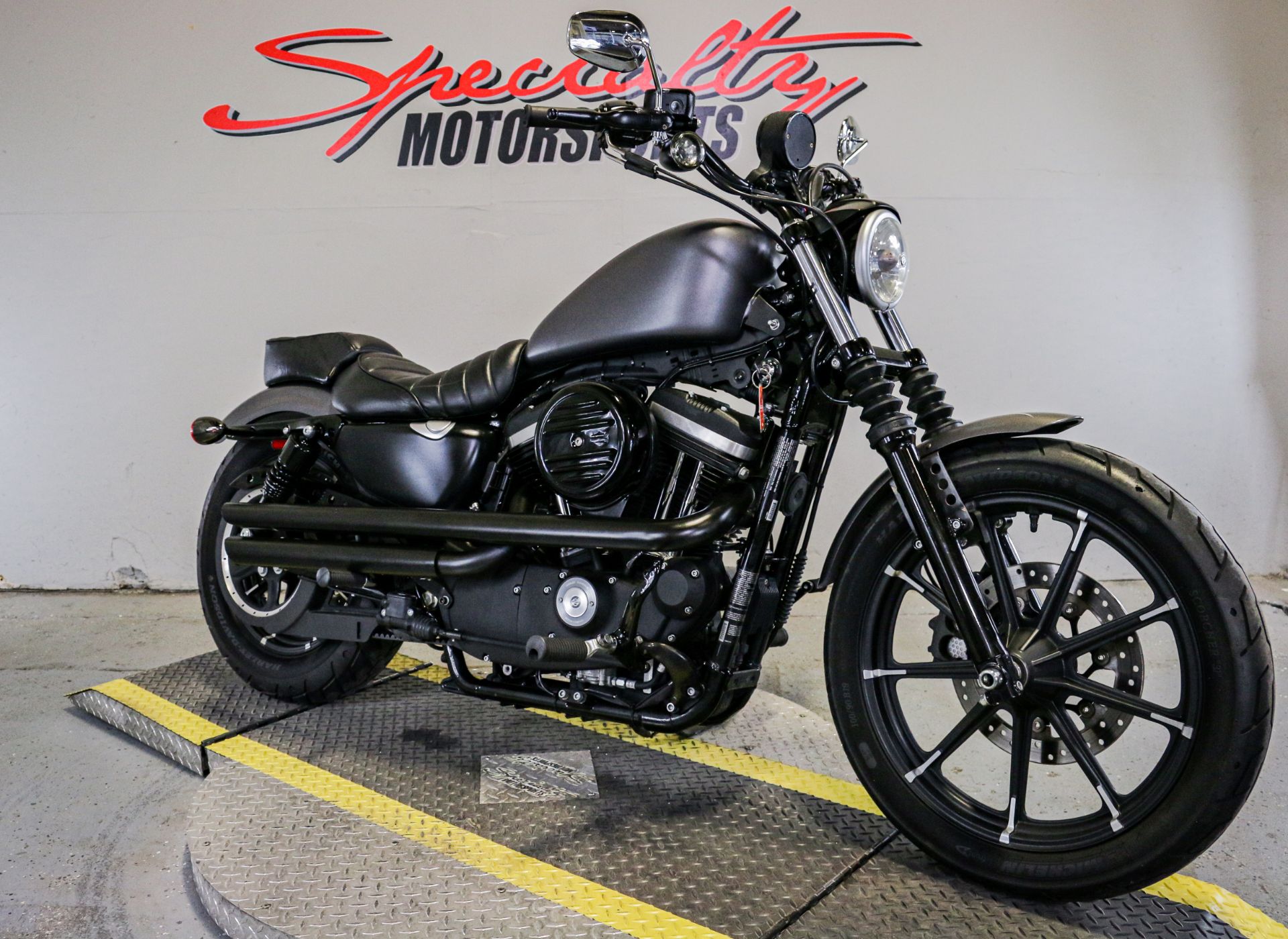 2016 Harley-Davidson Iron 883™ in Sacramento, California - Photo 7