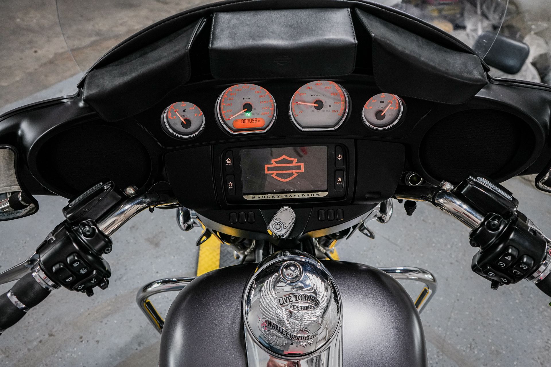 2015 Harley-Davidson Street Glide® in Sacramento, California - Photo 10