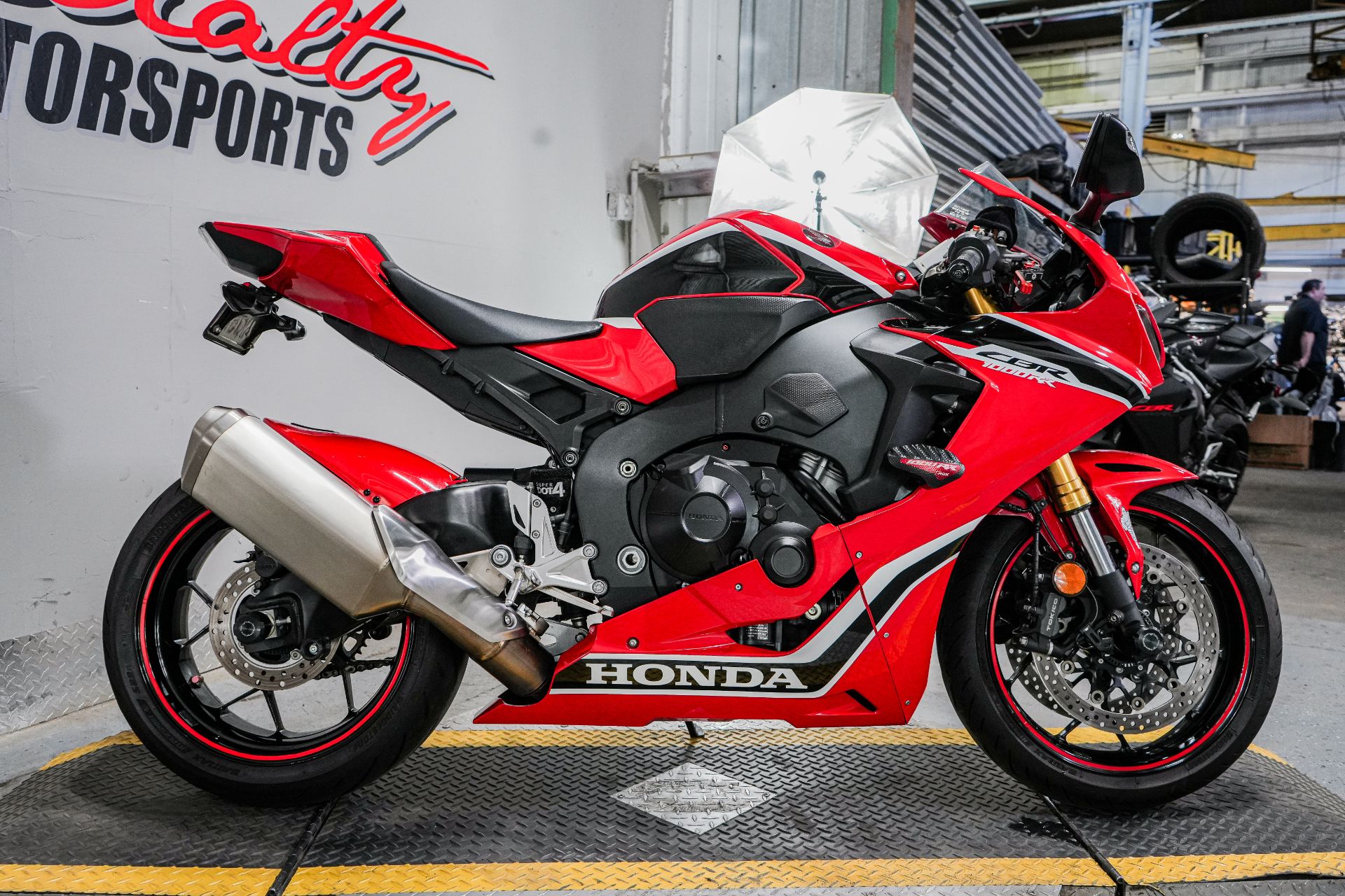 2017 Honda CBR1000RR in Sacramento, California - Photo 9