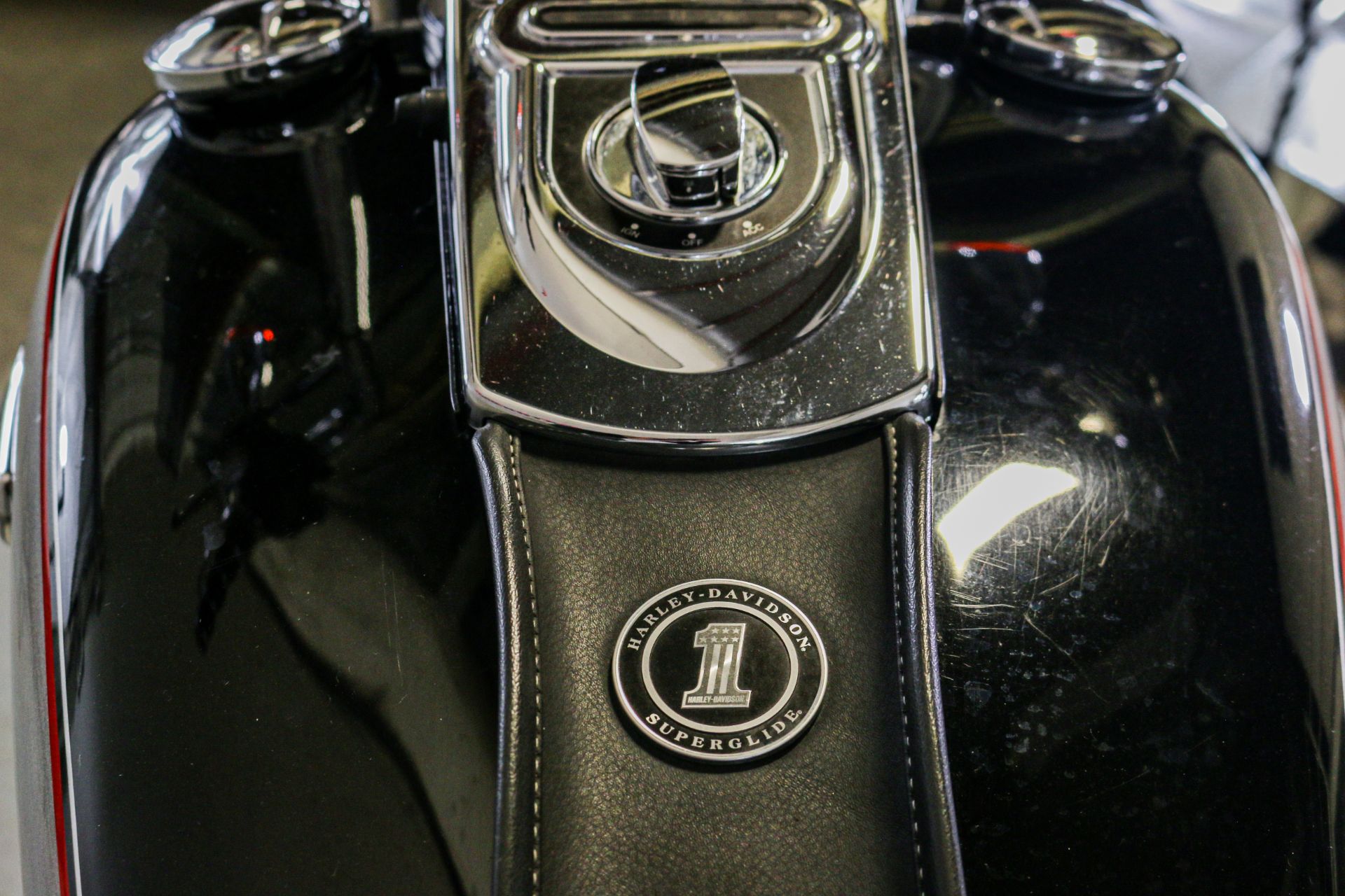 2009 Harley-Davidson Dyna® Super Glide® Custom in Sacramento, California - Photo 9