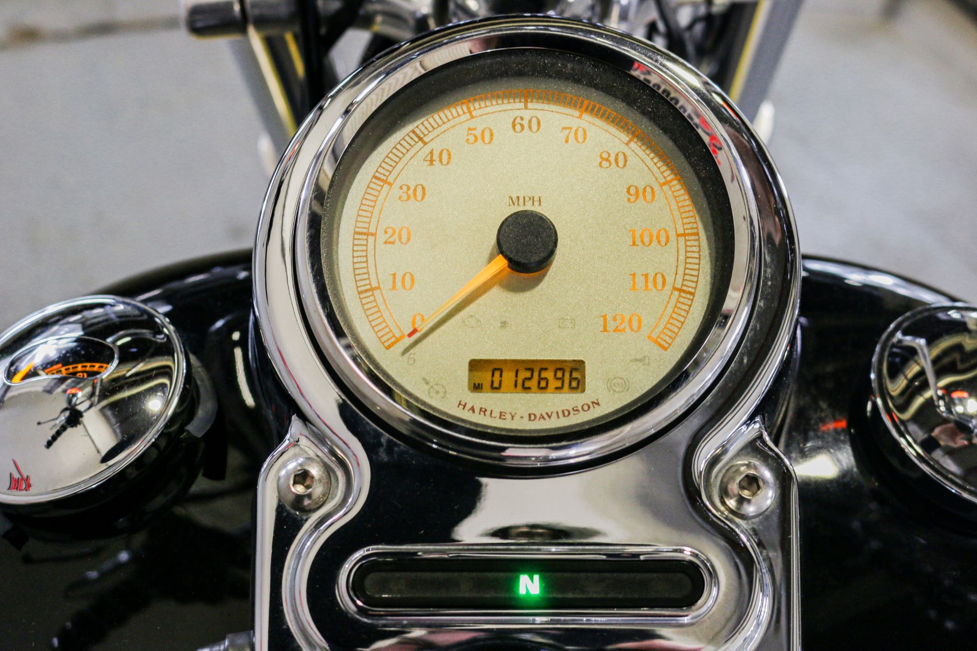2009 Harley-Davidson Dyna® Super Glide® Custom in Sacramento, California - Photo 10