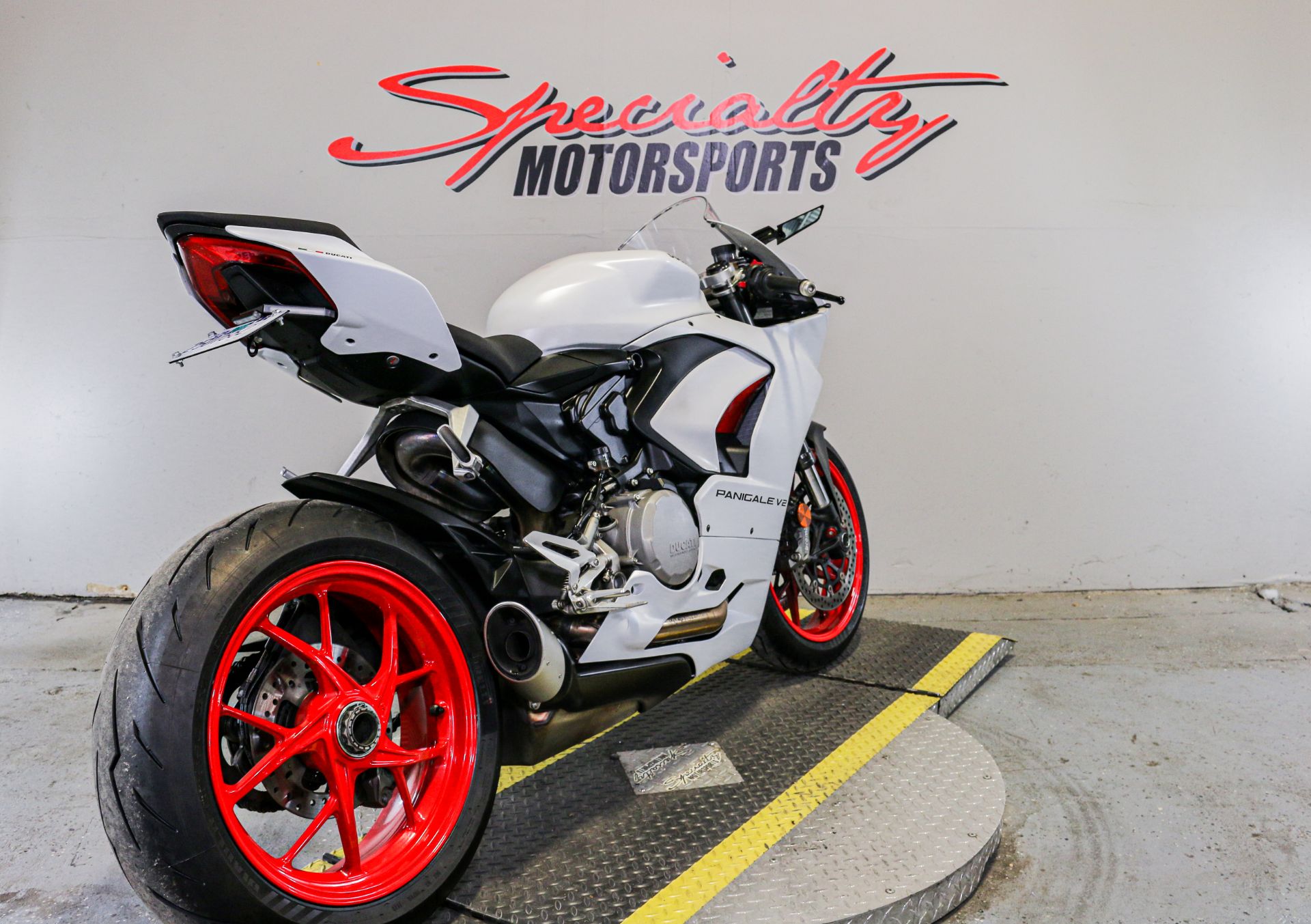 2021 Ducati Panigale V2 in Sacramento, California - Photo 2