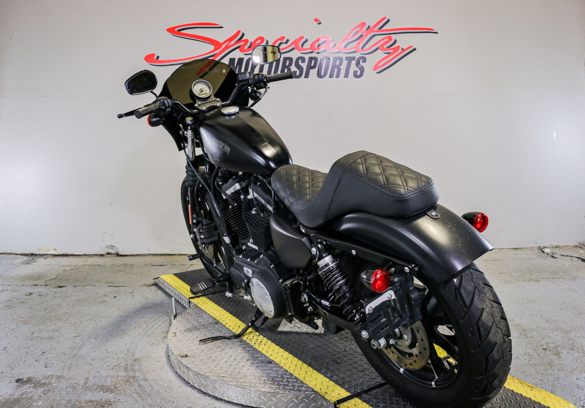 2018 Harley-Davidson Iron 883™ in Sacramento, California - Photo 3