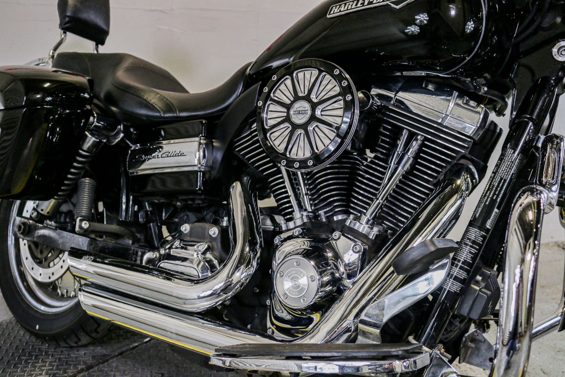2012 Harley-Davidson Dyna® Super Glide® Custom in Sacramento, California - Photo 8