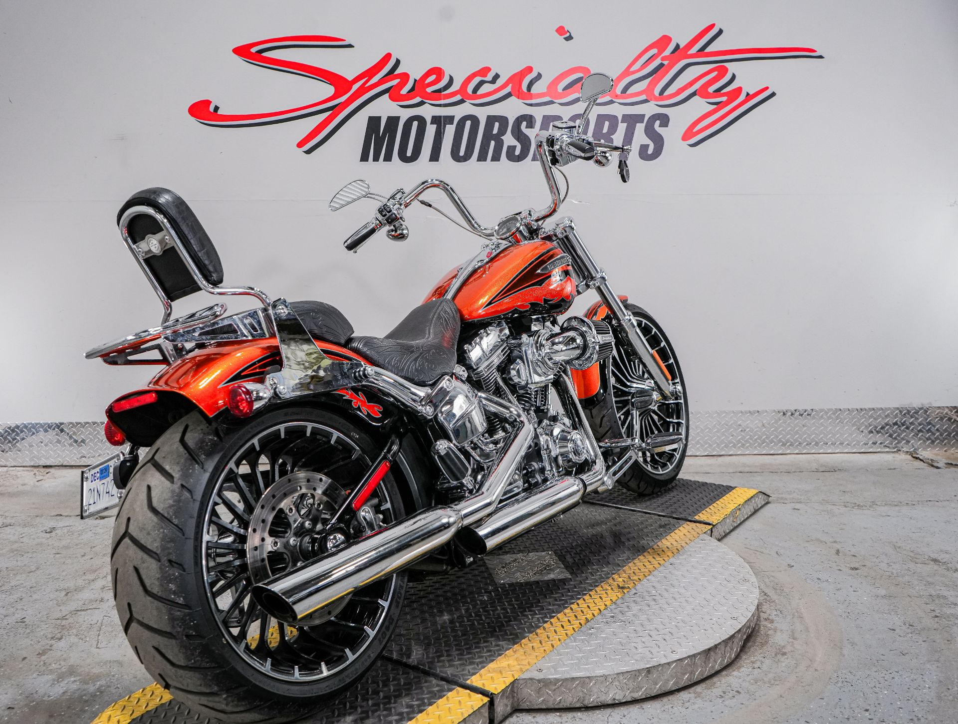2014 Harley-Davidson CVO™ Breakout® in Sacramento, California - Photo 2
