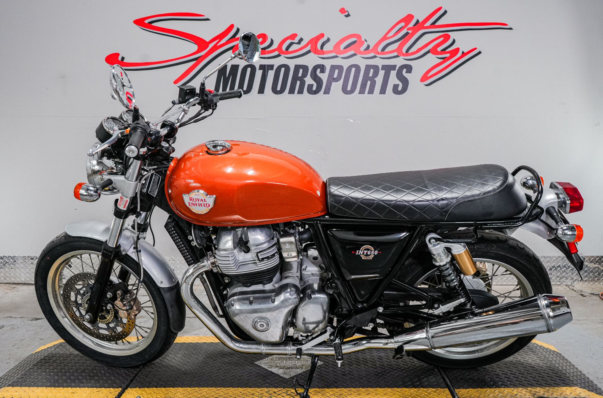 2019 Royal Enfield INT650 in Sacramento, California - Photo 4