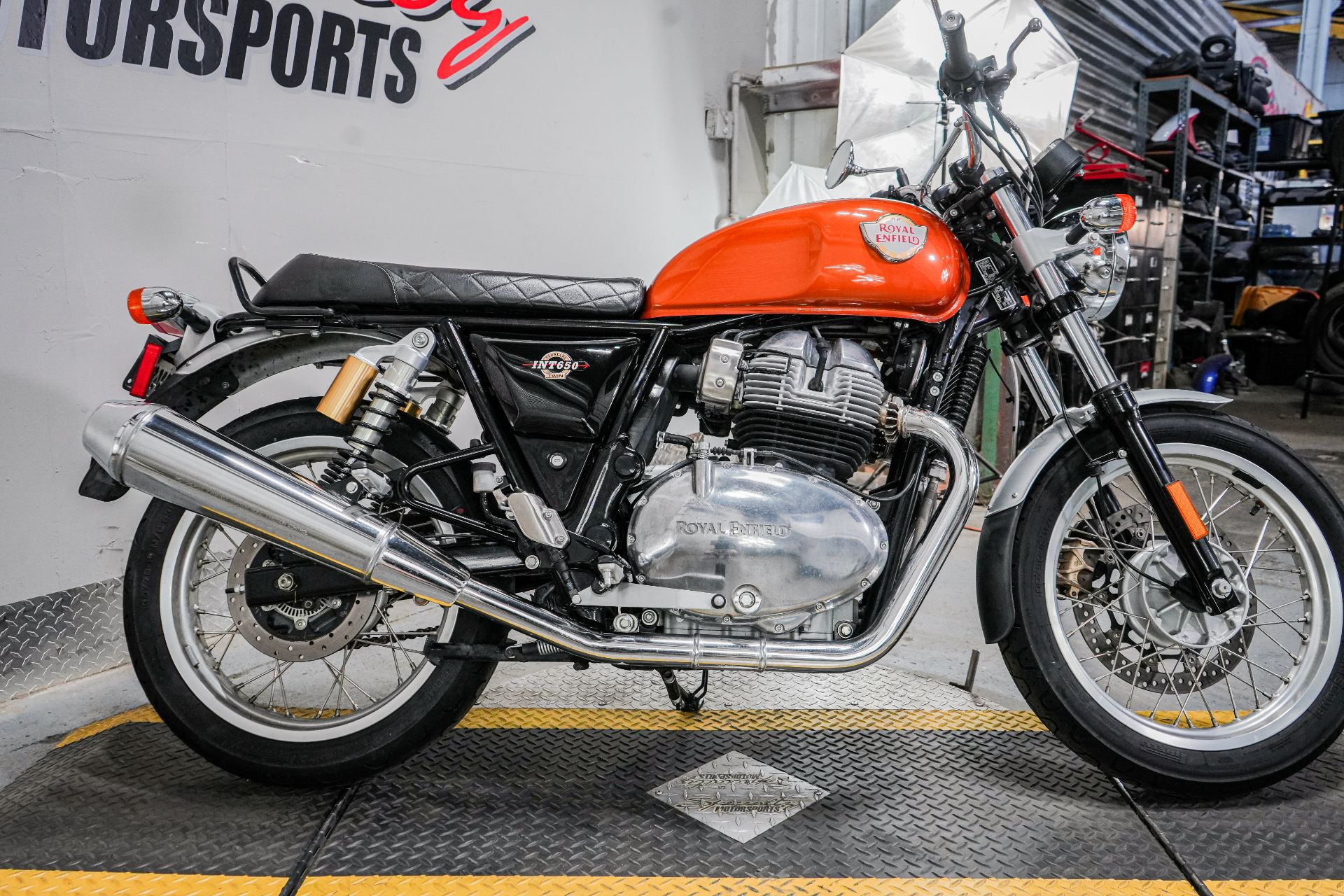 2019 Royal Enfield INT650 in Sacramento, California - Photo 9