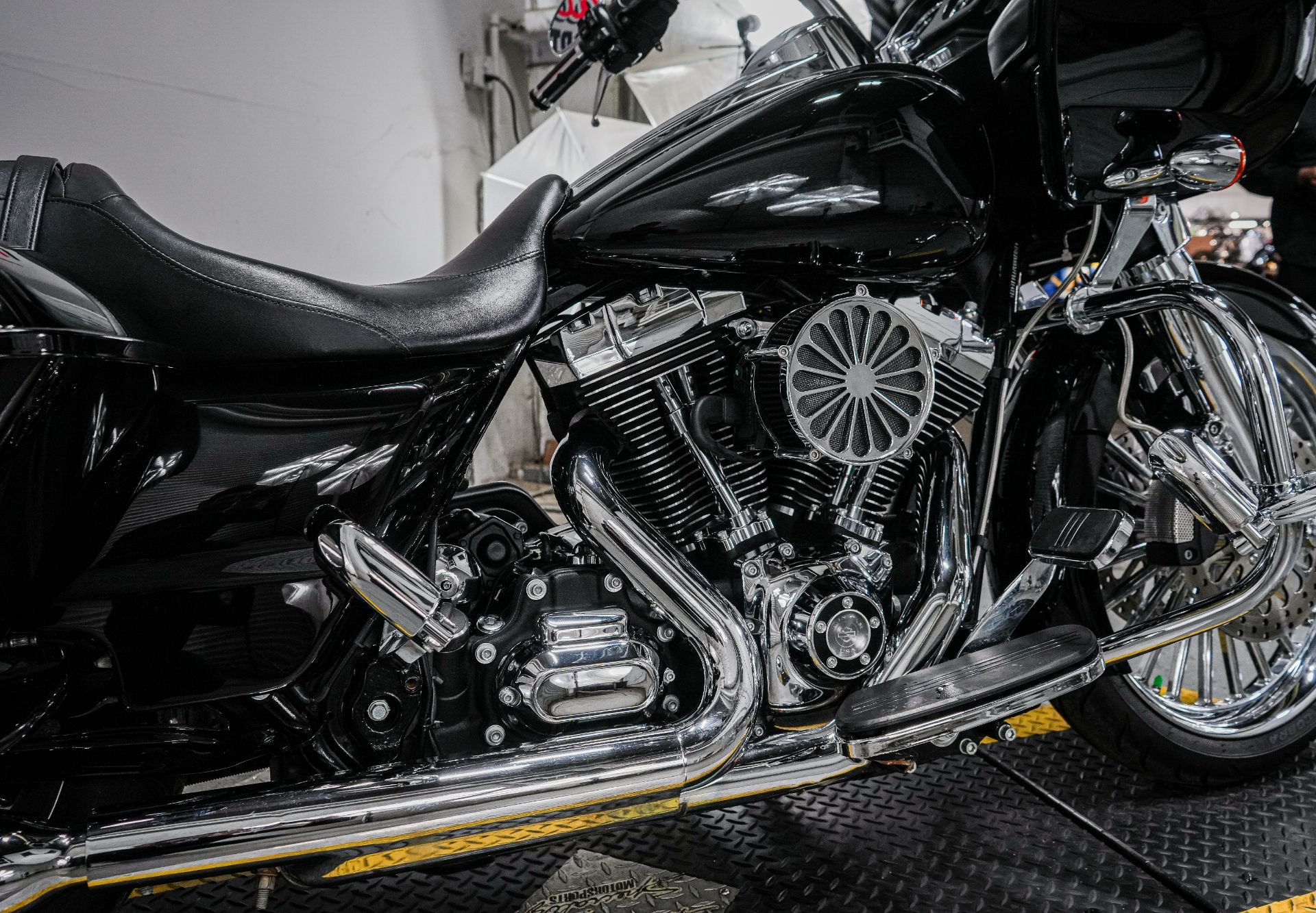 2015 Harley-Davidson Road Glide® in Sacramento, California - Photo 8