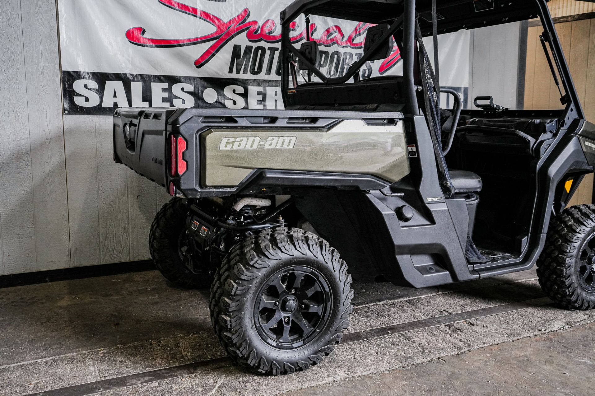 2020 Can-Am Defender XT HD10 in Sacramento, California - Photo 6