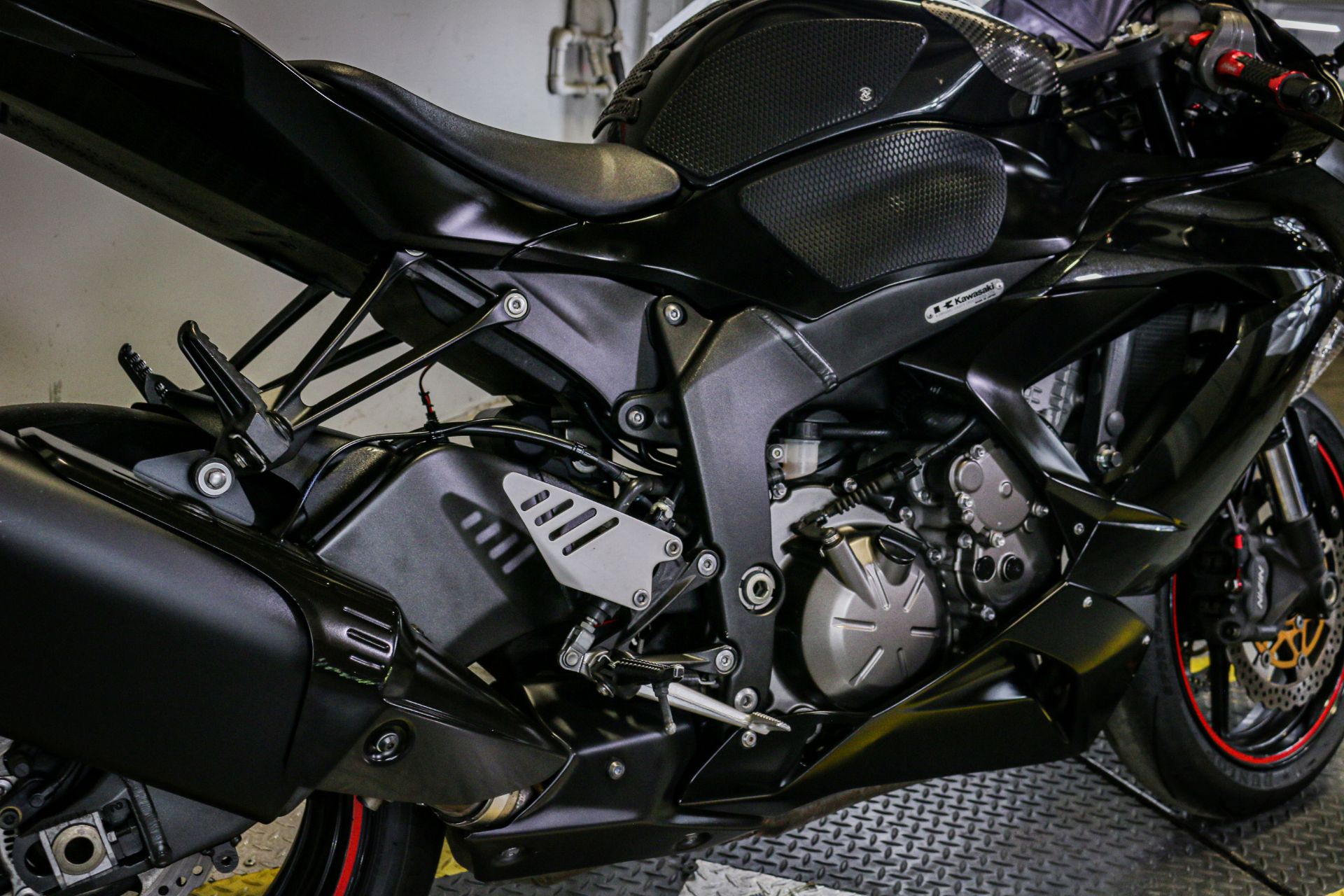 2013 Kawasaki Ninja® ZX™-6R ABS in Sacramento, California - Photo 8