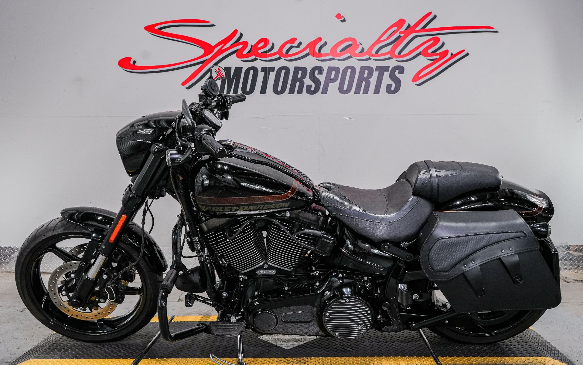 2016 Harley-Davidson CVO™ Pro Street Breakout® in Sacramento, California - Photo 5