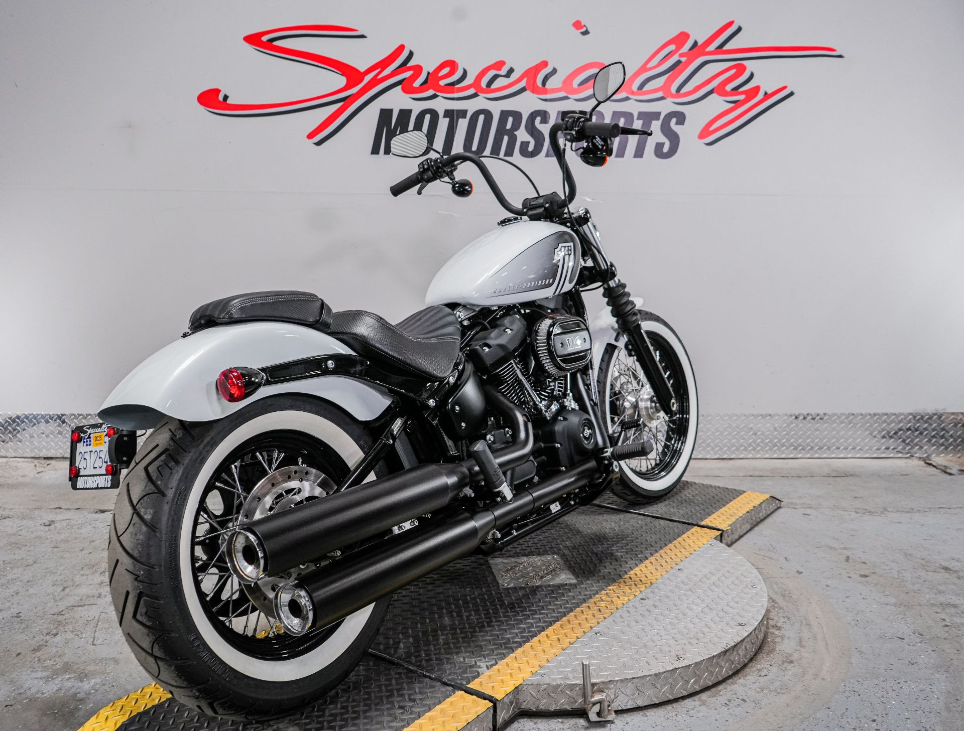 2021 Harley-Davidson Street Bob® 114 in Sacramento, California - Photo 2
