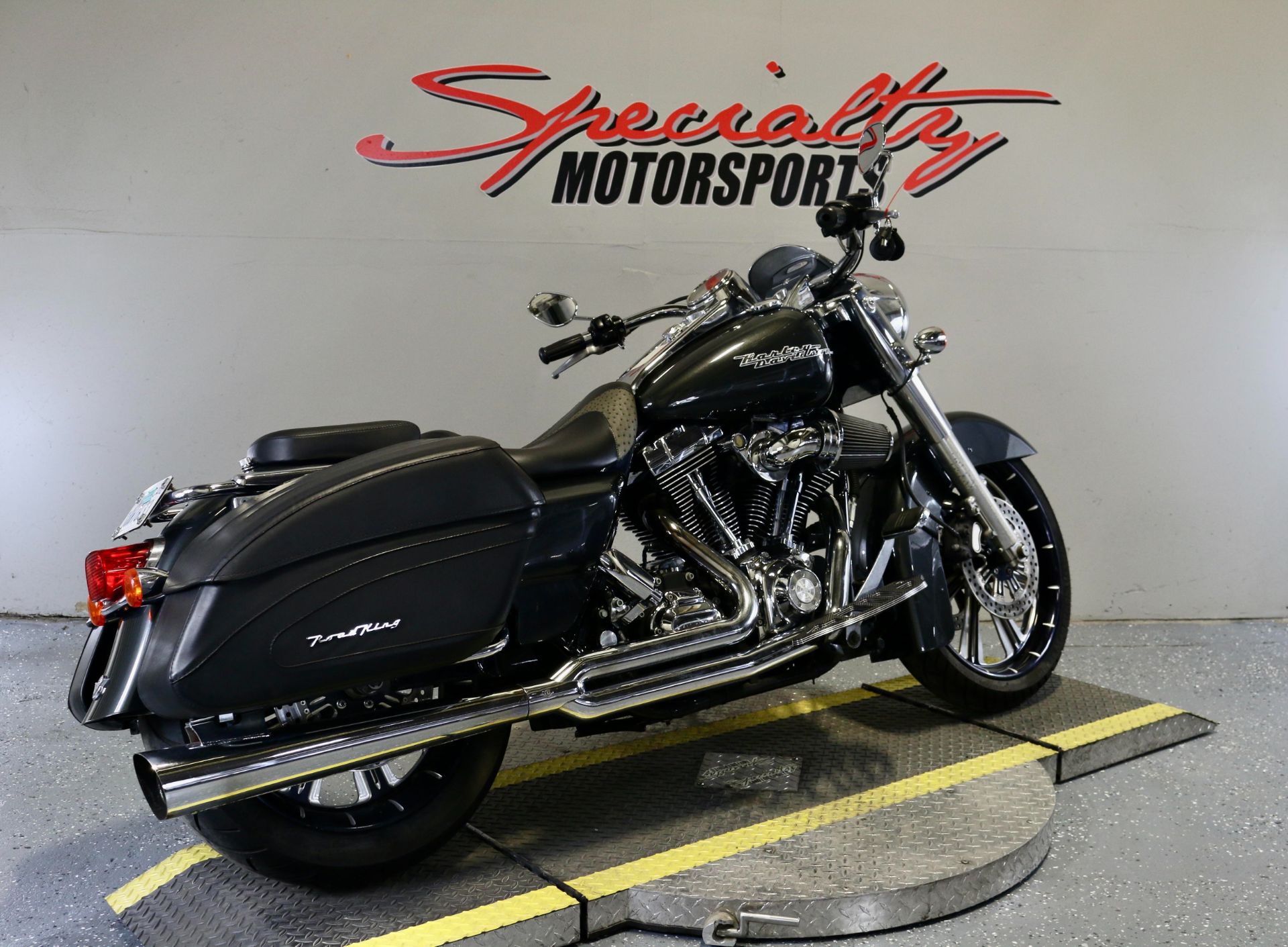 2007 Harley-Davidson Road King® Custom in Sacramento, California - Photo 2