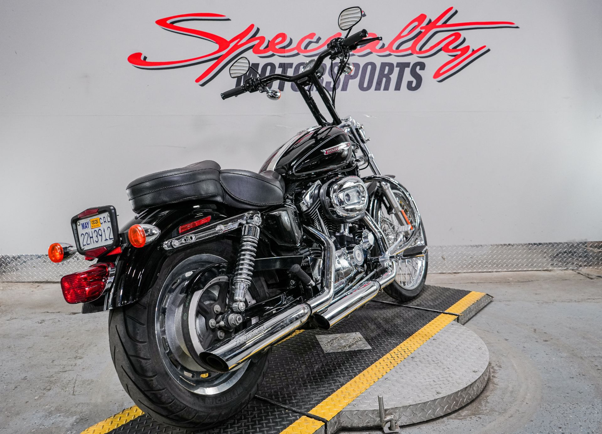 2008 Harley-Davidson Sportster® 1200 Custom in Sacramento, California - Photo 2