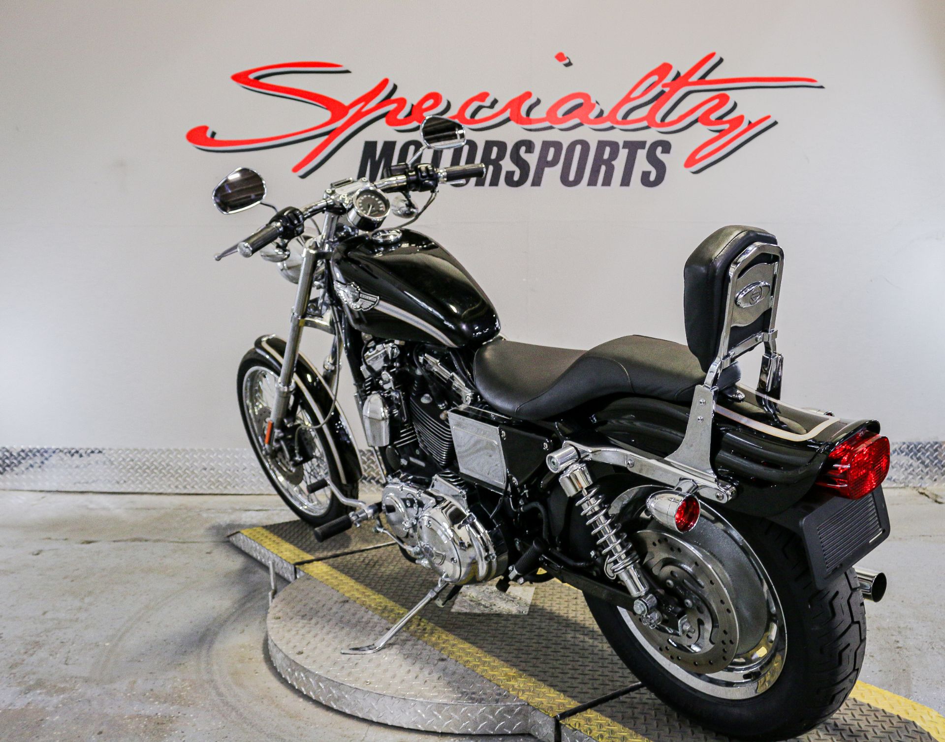 2003 Harley-Davidson XL 1200C Sportster® 1200 Custom in Sacramento, California - Photo 3