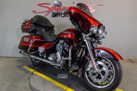 2009 Harley-Davidson CVO™ Ultra Classic® Electra Glide® in Sacramento, California - Photo 6