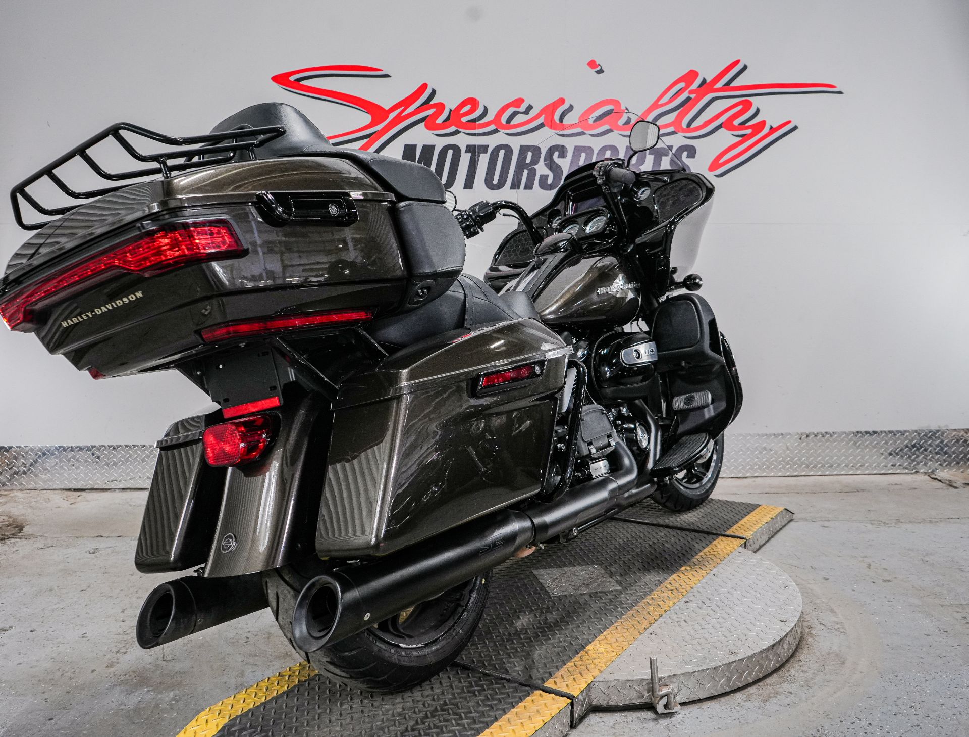 2020 Harley-Davidson Road Glide® Limited in Sacramento, California - Photo 2