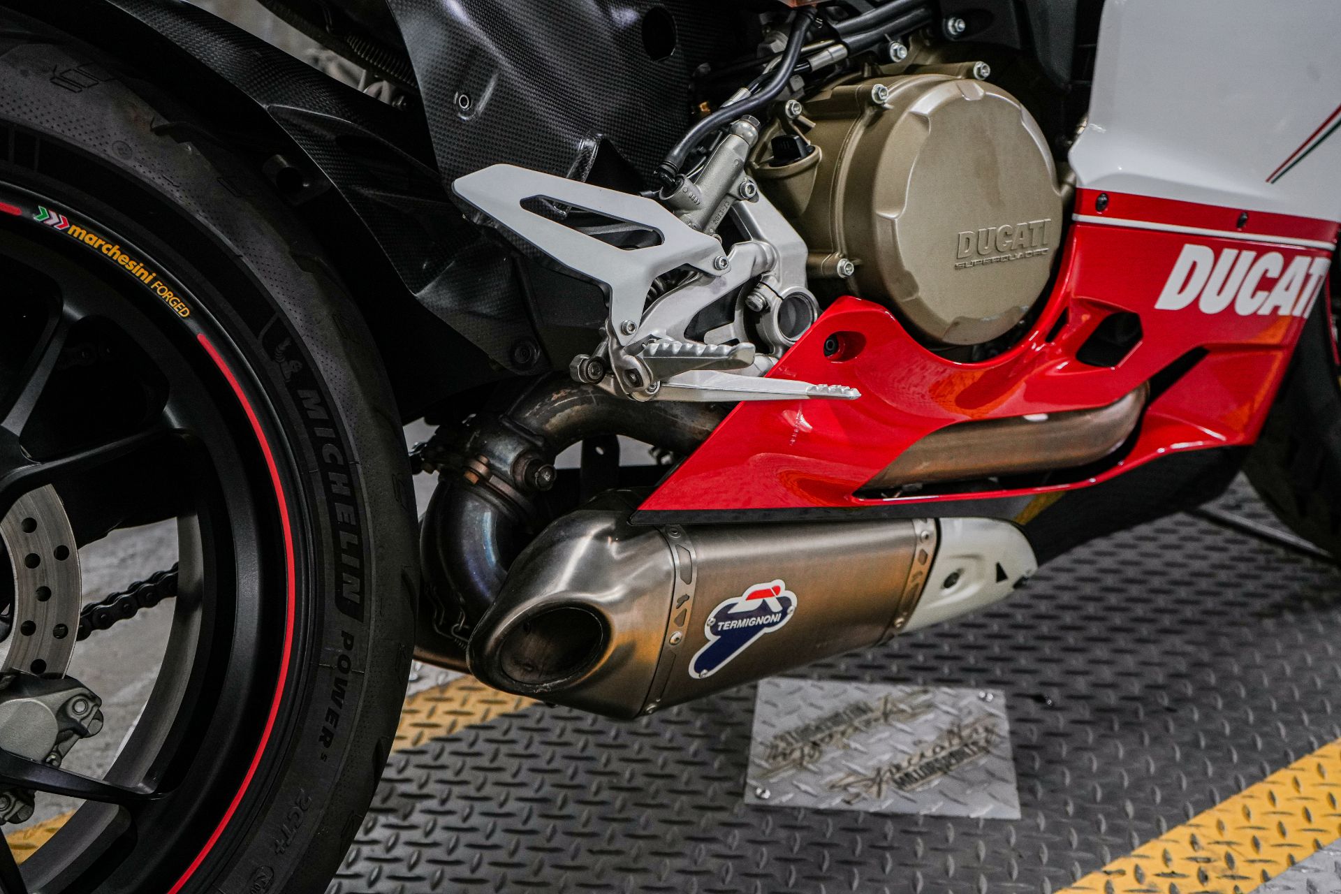 2013 Ducati 1199 Panigale S Tricolore in Sacramento, California - Photo 13