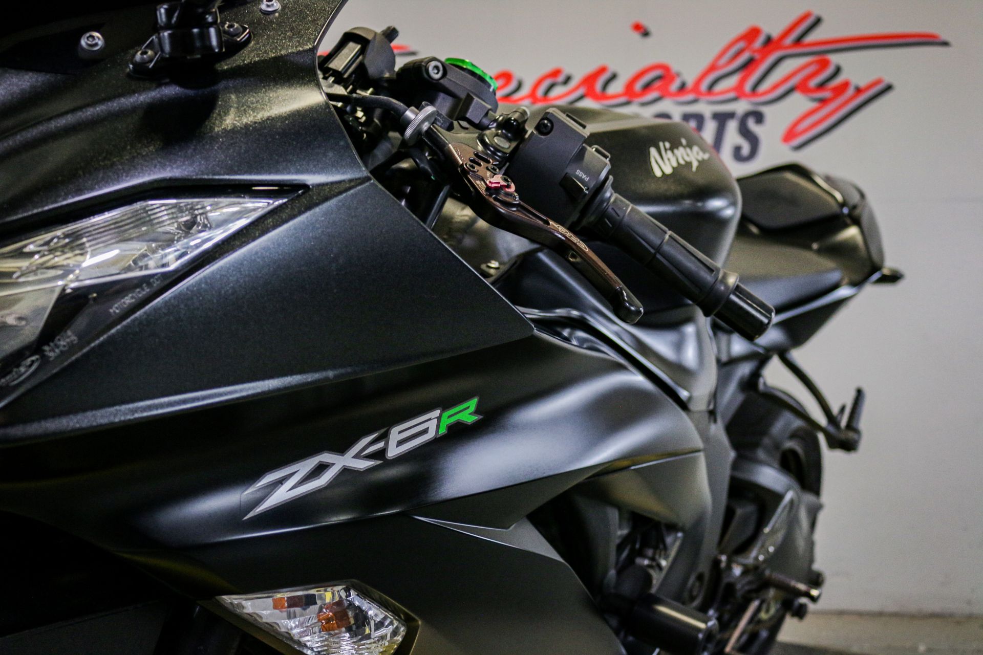 2015 Kawasaki Ninja® ZX™-6R in Sacramento, California - Photo 6