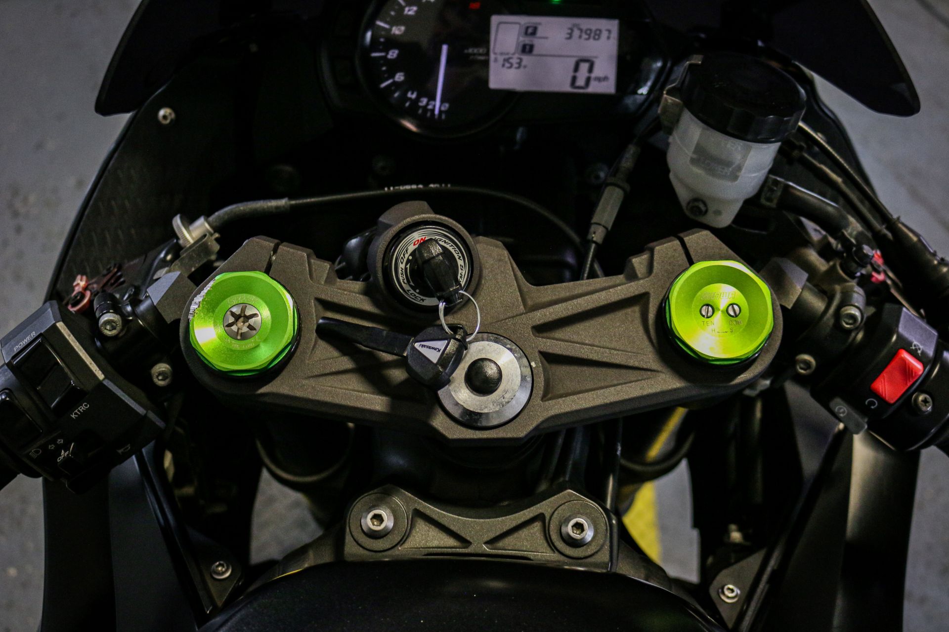 2015 Kawasaki Ninja® ZX™-6R in Sacramento, California - Photo 9