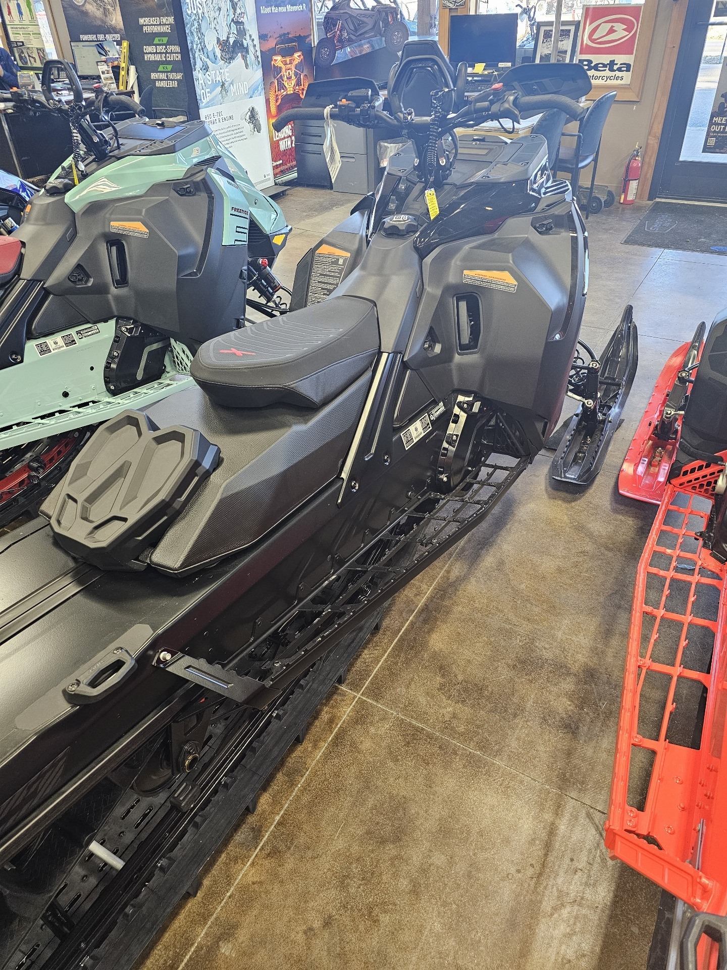 2024 Ski-Doo Summit X Expert 165 850 E-TEC Turbo R SHOT PowderMax X-Light 3.0 HAC in Ponderay, Idaho - Photo 9