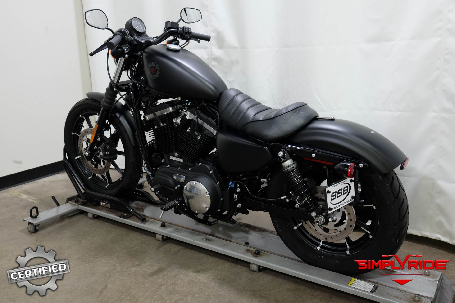 2019 Harley-Davidson Iron 883™ in Eden Prairie, Minnesota - Photo 6