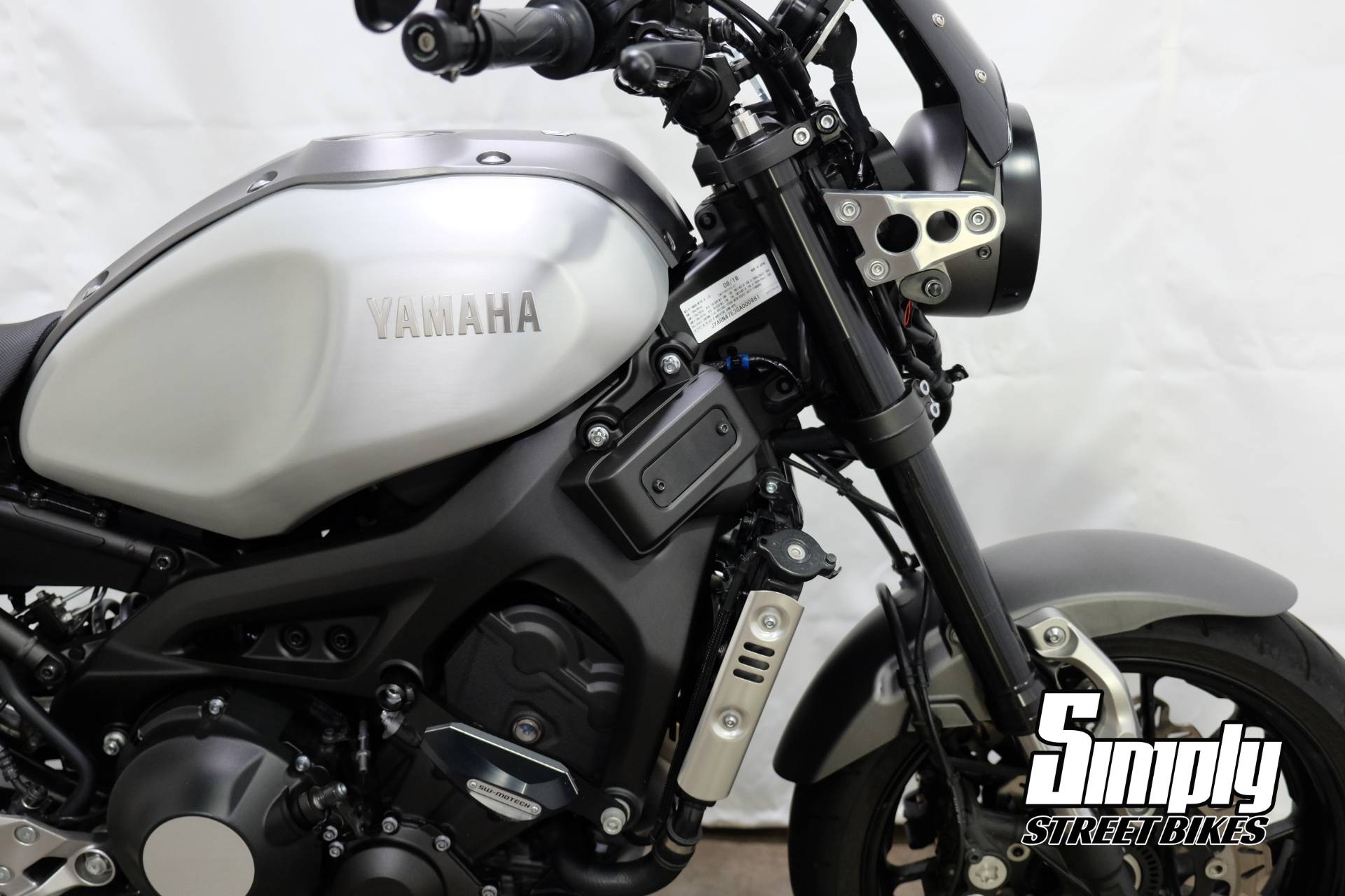 2016 Yamaha XSR900 12