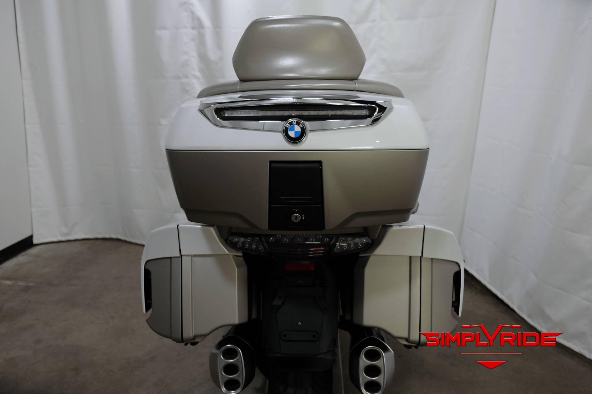 2014 BMW K 1600 GTL Exclusive in Eden Prairie, Minnesota - Photo 16