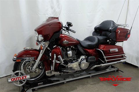 2010 Harley-Davidson Ultra Classic® Electra Glide® in Eden Prairie, Minnesota - Photo 4