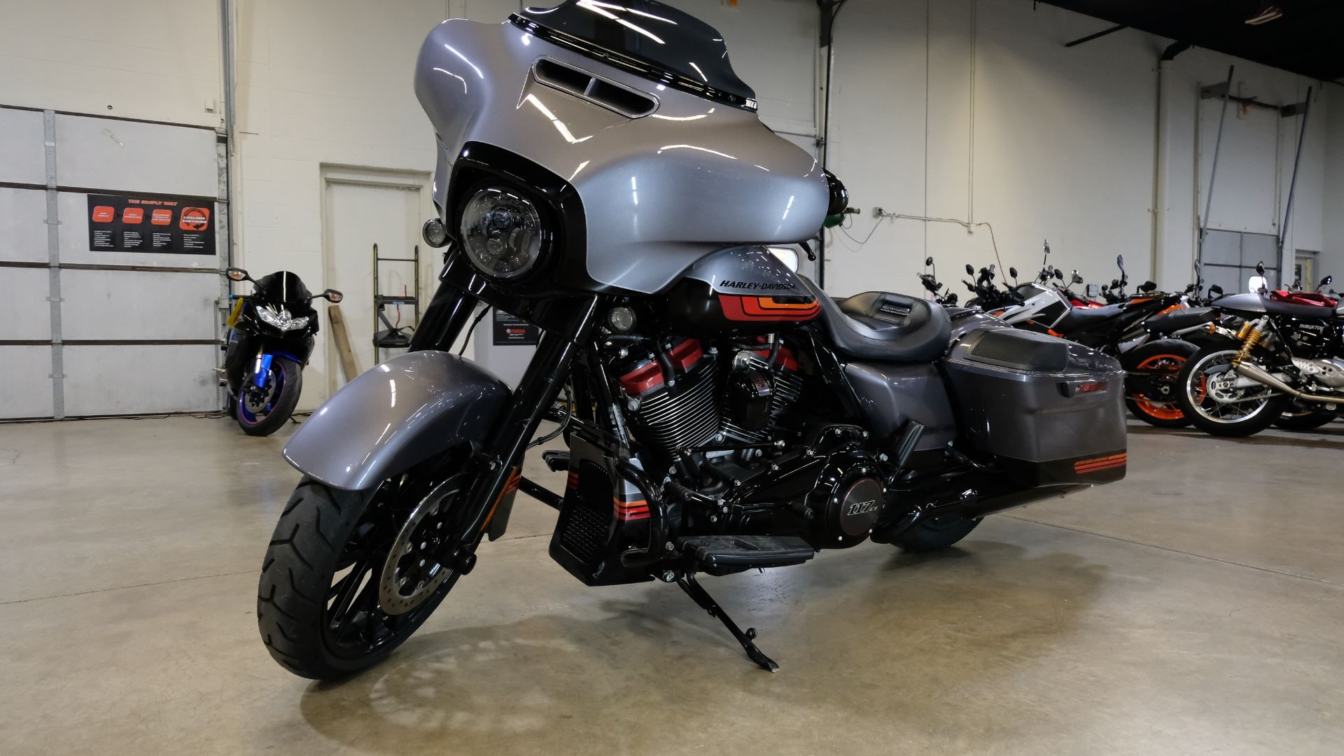 2020 Harley-Davidson CVO™ Street Glide® in Eden Prairie, Minnesota - Photo 5