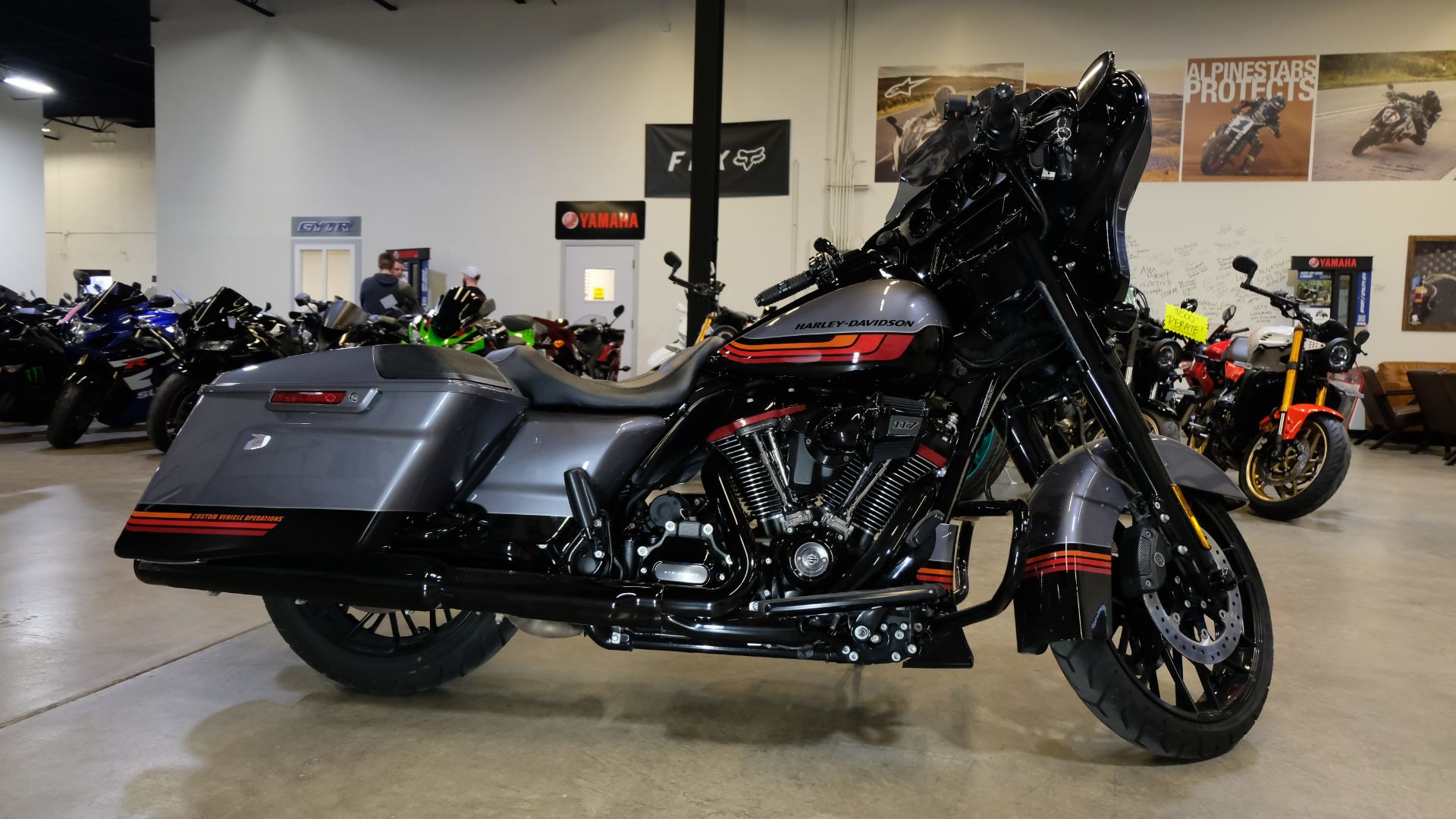 2020 Harley-Davidson CVO™ Street Glide® in Eden Prairie, Minnesota - Photo 6