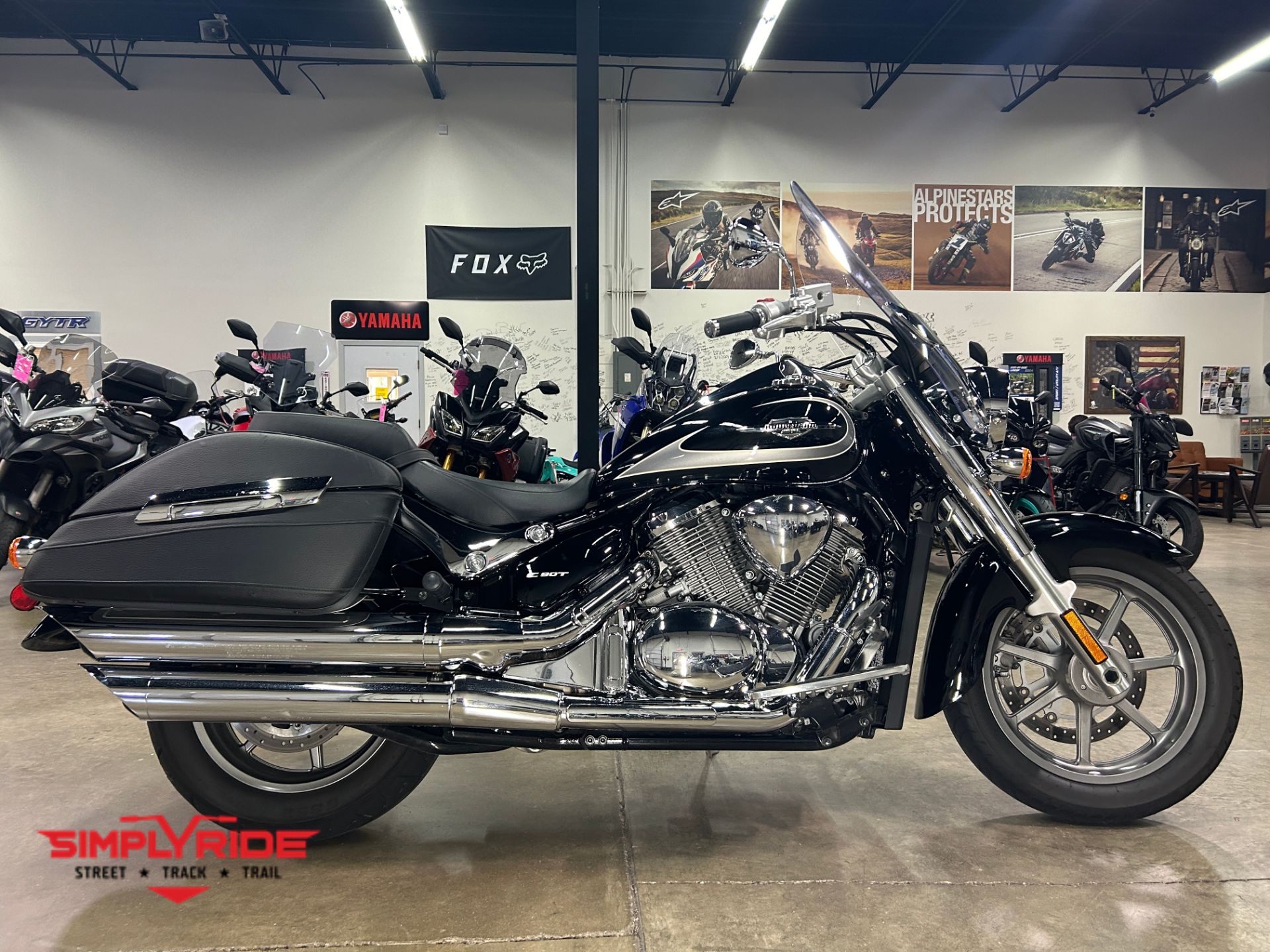 2018 Suzuki Boulevard C90T in Eden Prairie, Minnesota - Photo 1