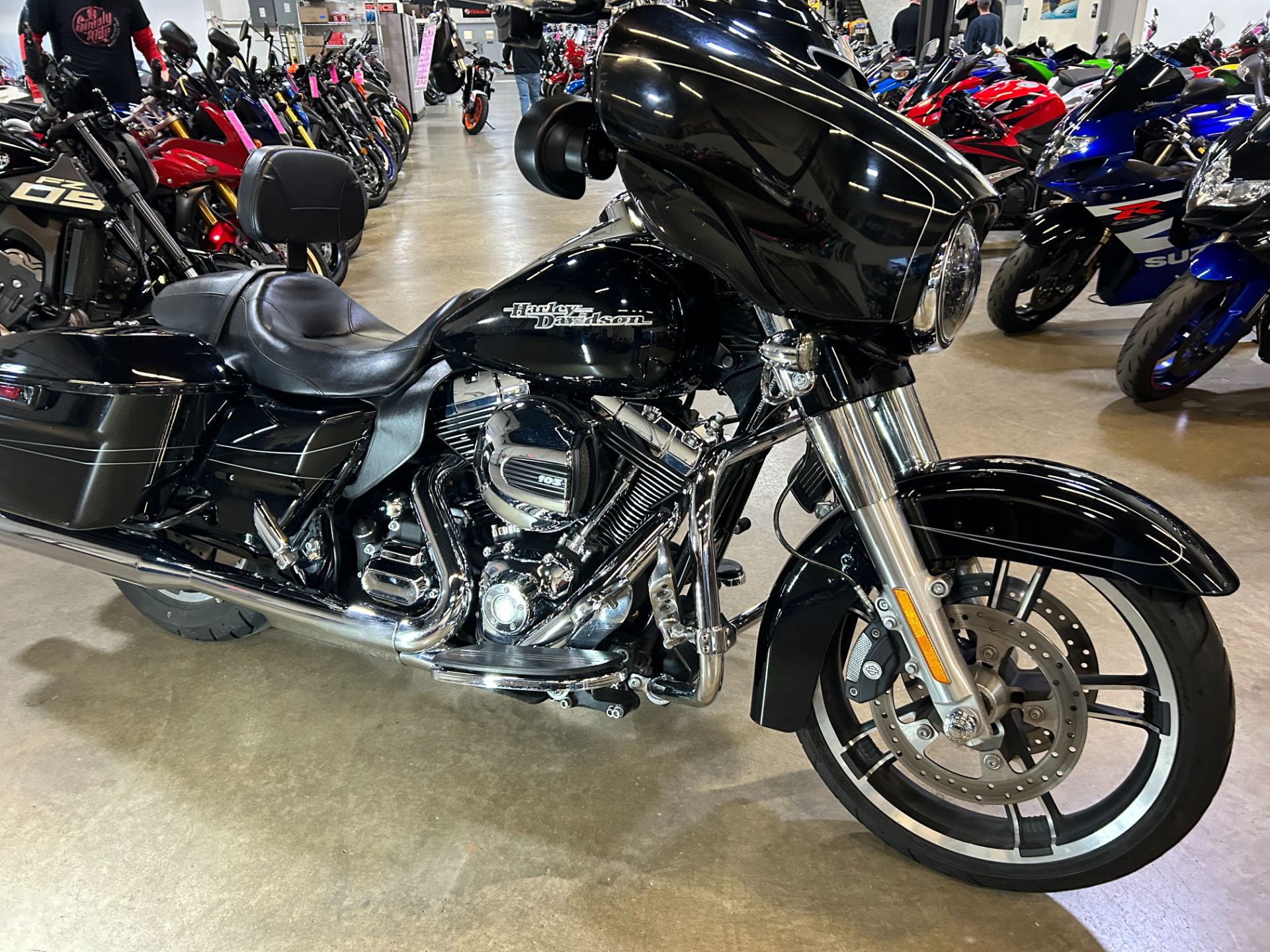 2015 Harley-Davidson Street Glide® Special in Eden Prairie, Minnesota - Photo 3