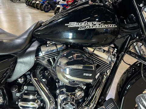 2015 Harley-Davidson Street Glide® Special in Eden Prairie, Minnesota - Photo 2