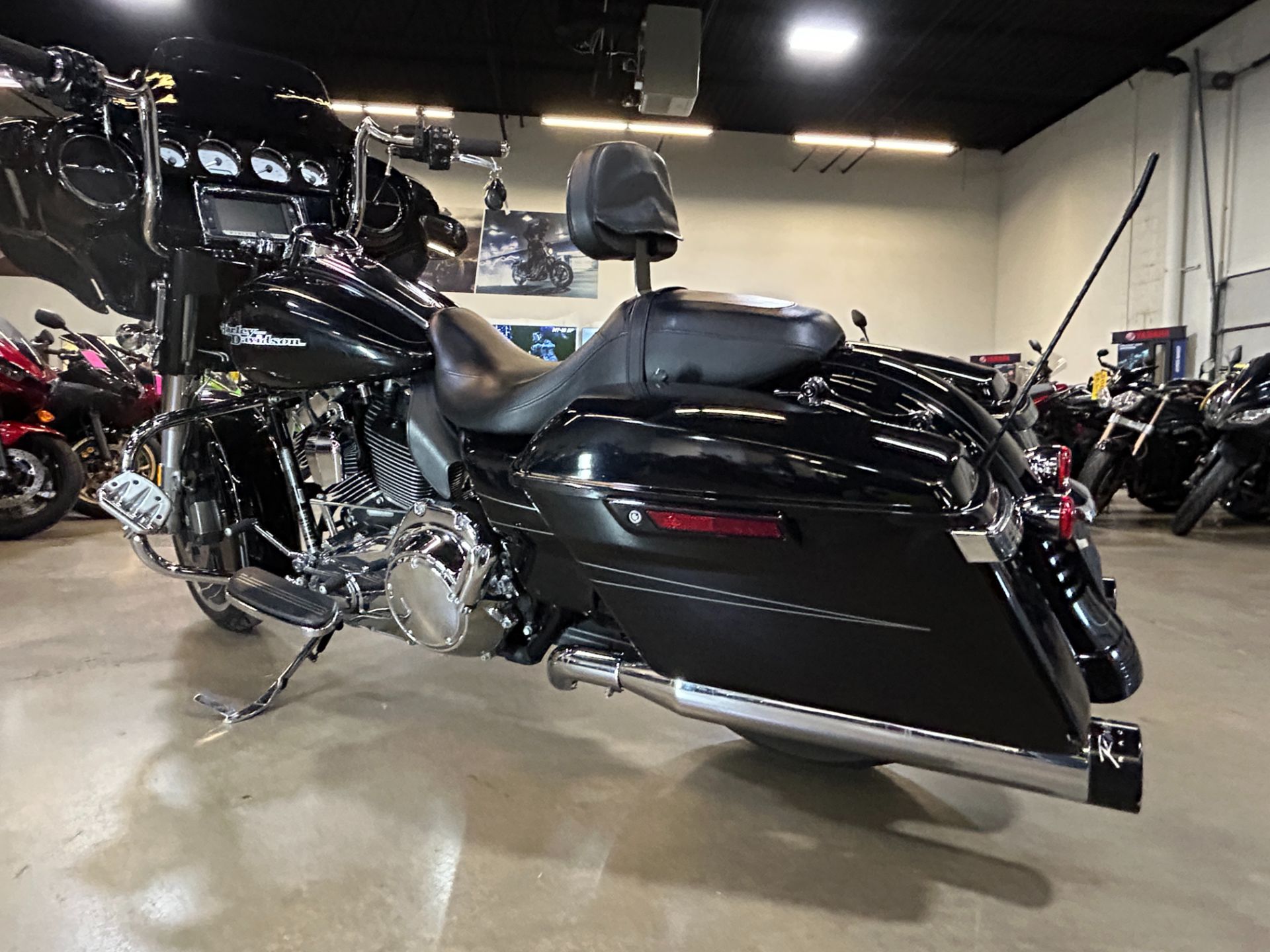 2015 Harley-Davidson Street Glide® Special in Eden Prairie, Minnesota - Photo 8