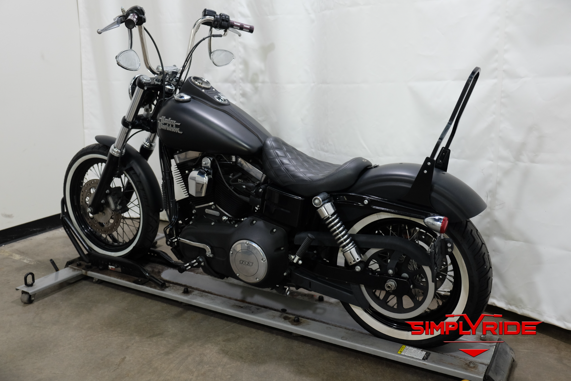 2015 Harley-Davidson Street Bob® in Eden Prairie, Minnesota - Photo 6