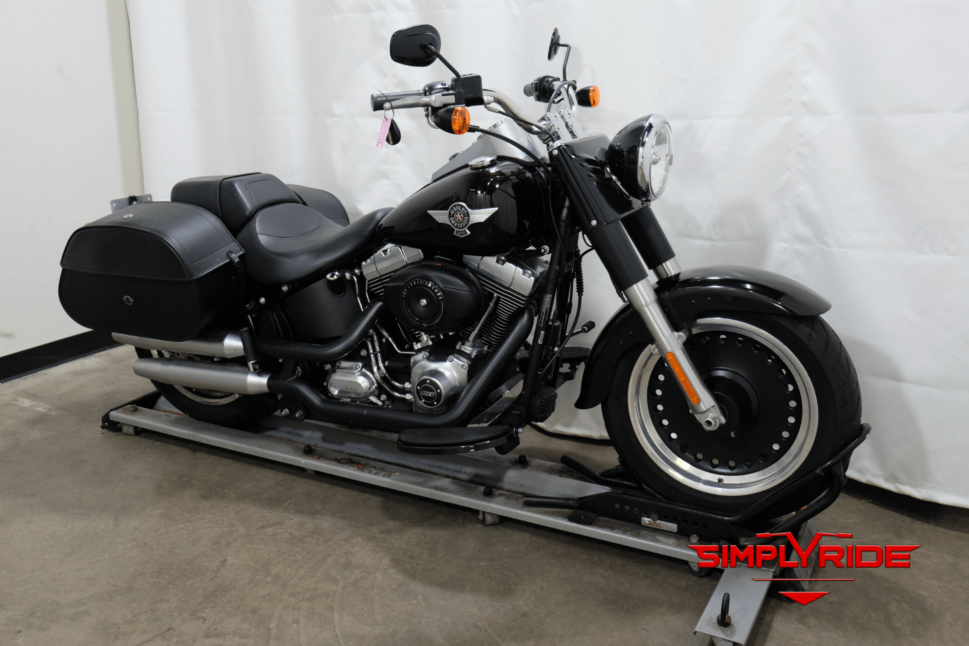 2014 Harley-Davidson Fat Boy® Lo in Eden Prairie, Minnesota - Photo 2