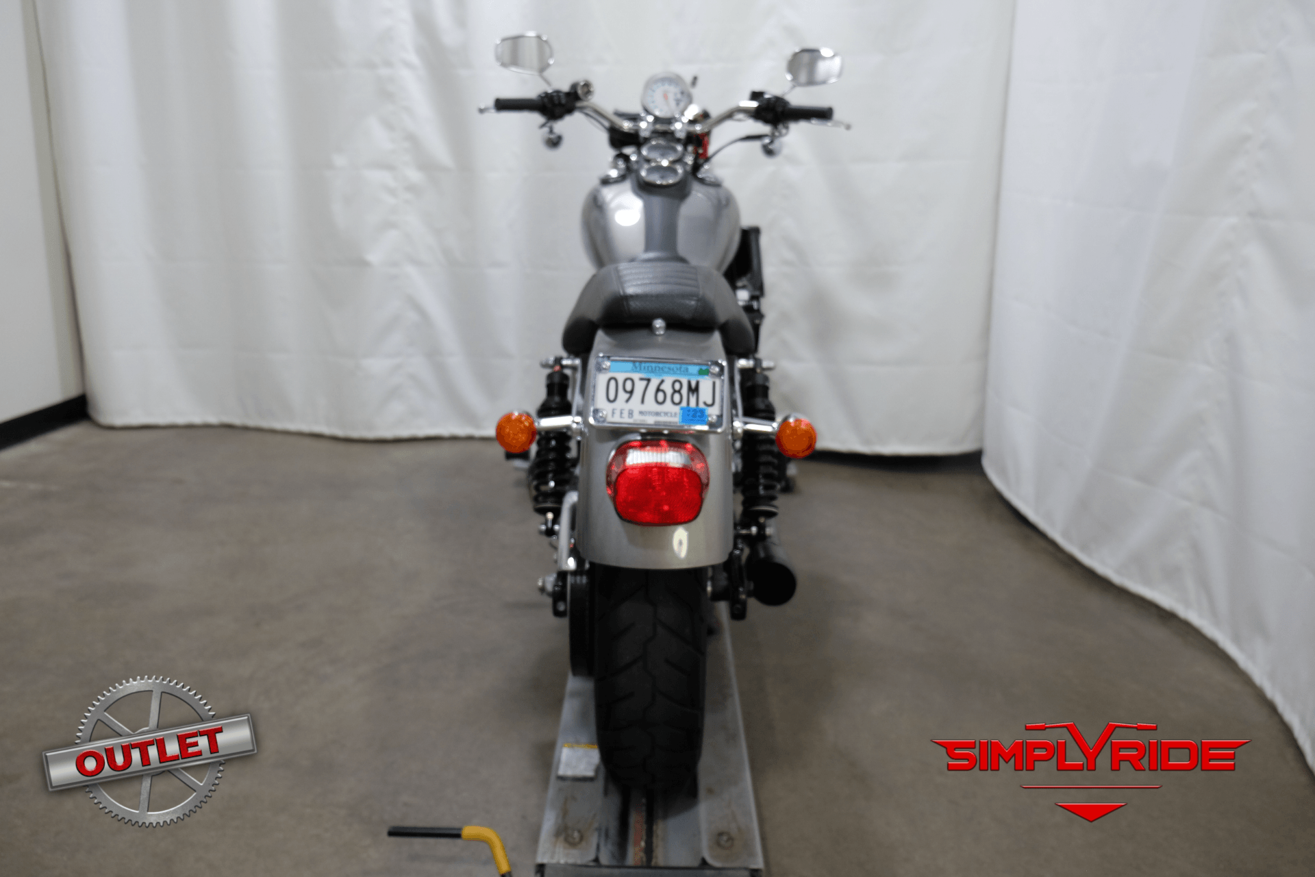 2016 Harley-Davidson Low Rider TURBO in Eden Prairie, Minnesota - Photo 7