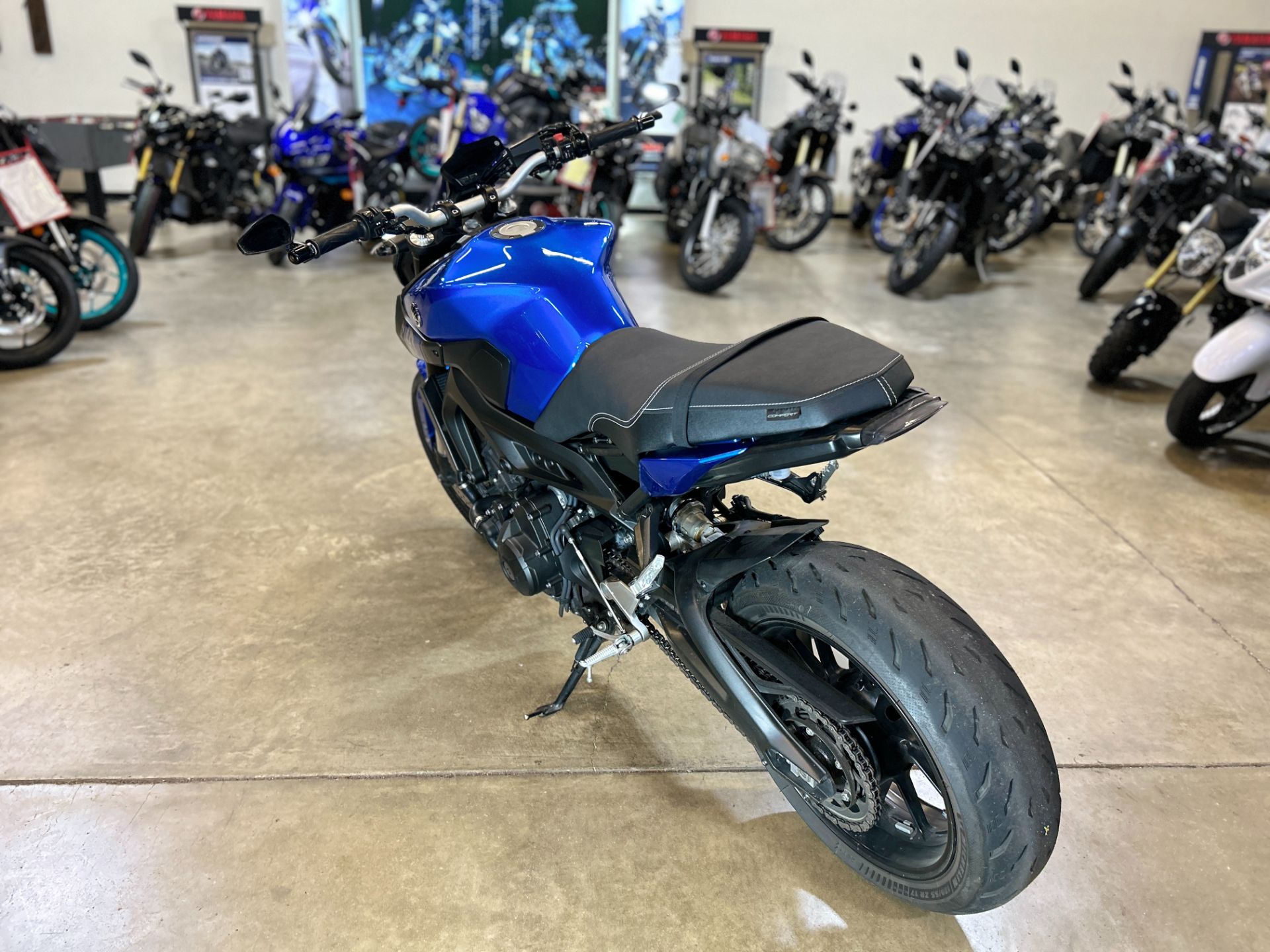 2016 Yamaha FZ-09 in Eden Prairie, Minnesota - Photo 6