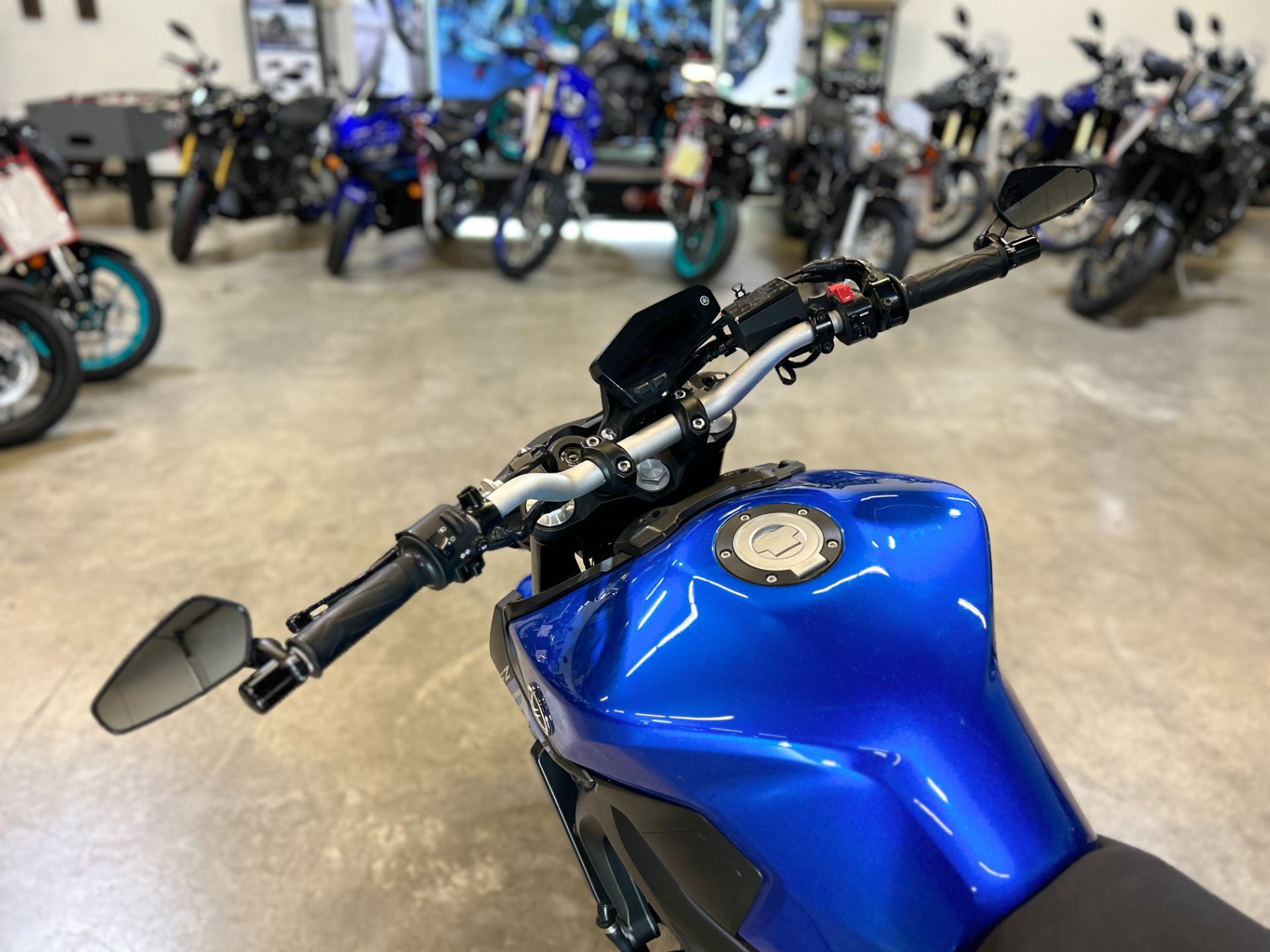 2016 Yamaha FZ-09 in Eden Prairie, Minnesota - Photo 8