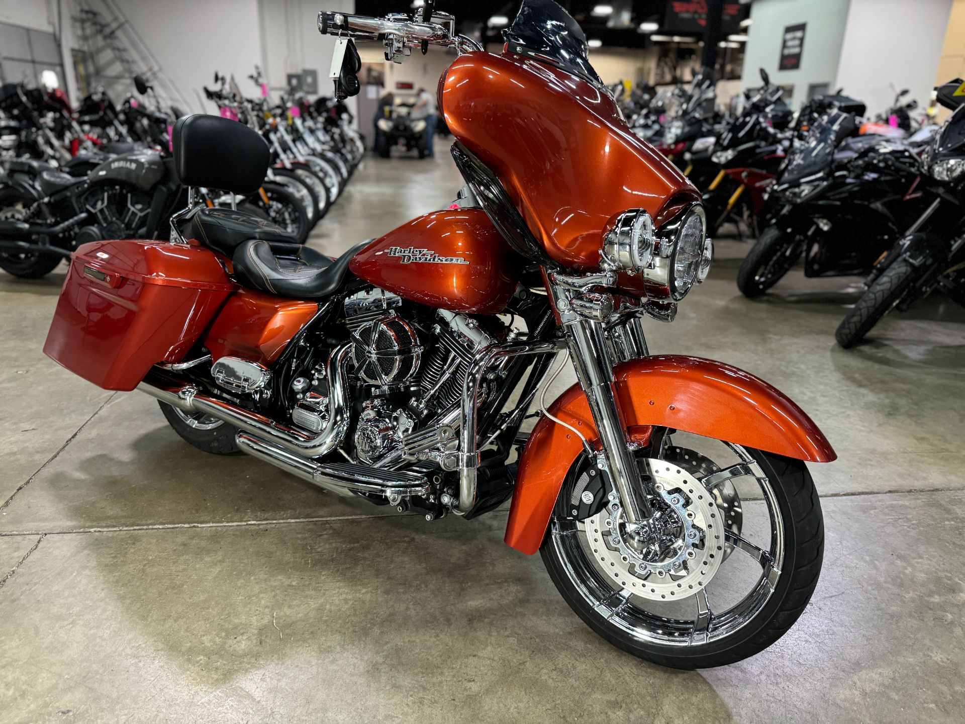 2011 Harley-Davidson Street Glide® in Eden Prairie, Minnesota - Photo 2