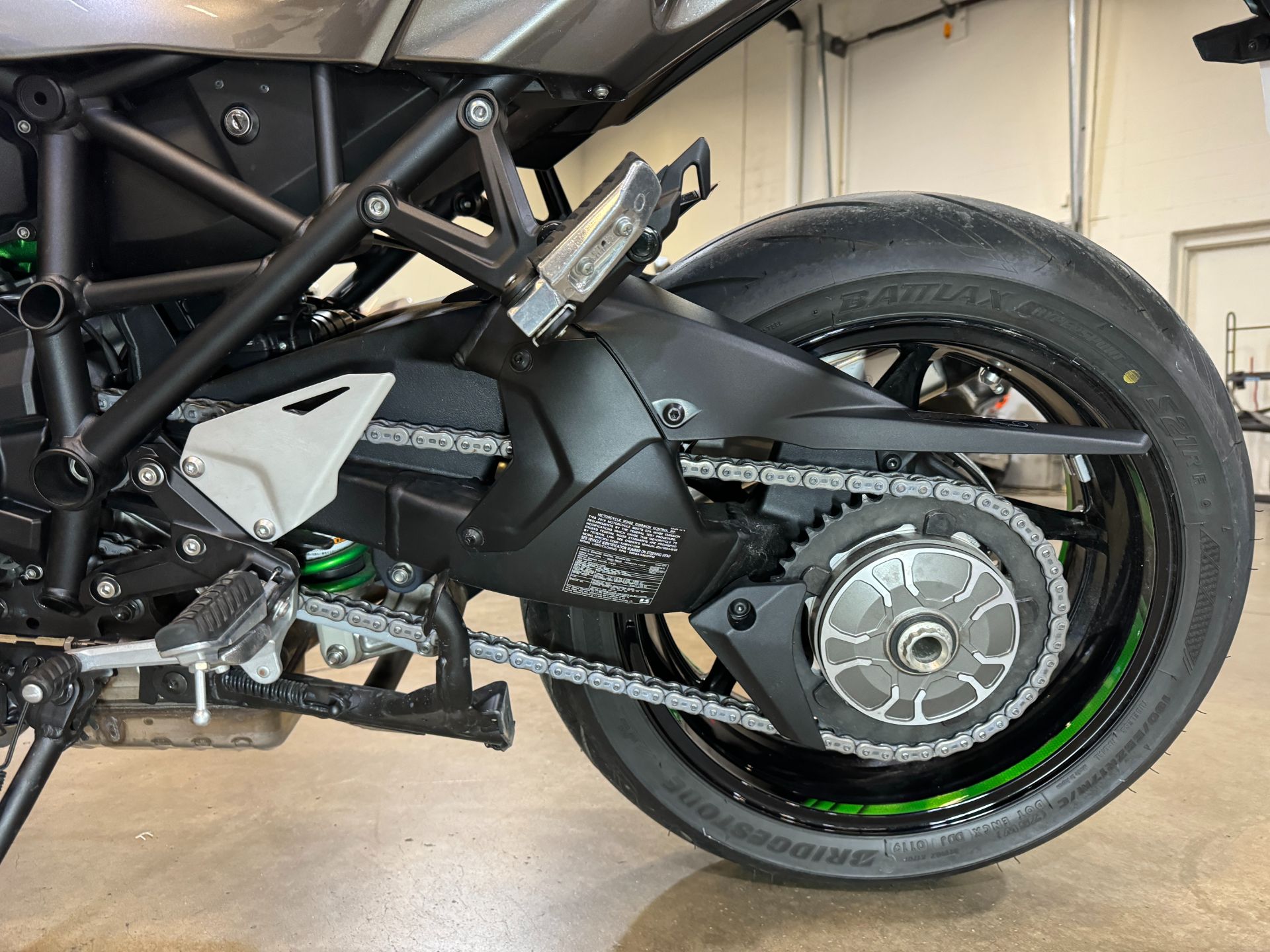 2019 Kawasaki Ninja H2 SX SE+ in Eden Prairie, Minnesota - Photo 15